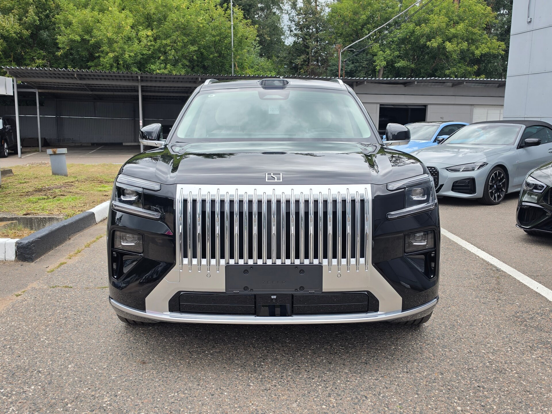 Автомобиль Zeekr 8X 70 kWh 2.0hyb AT (898 л.с.) 4WD - 5