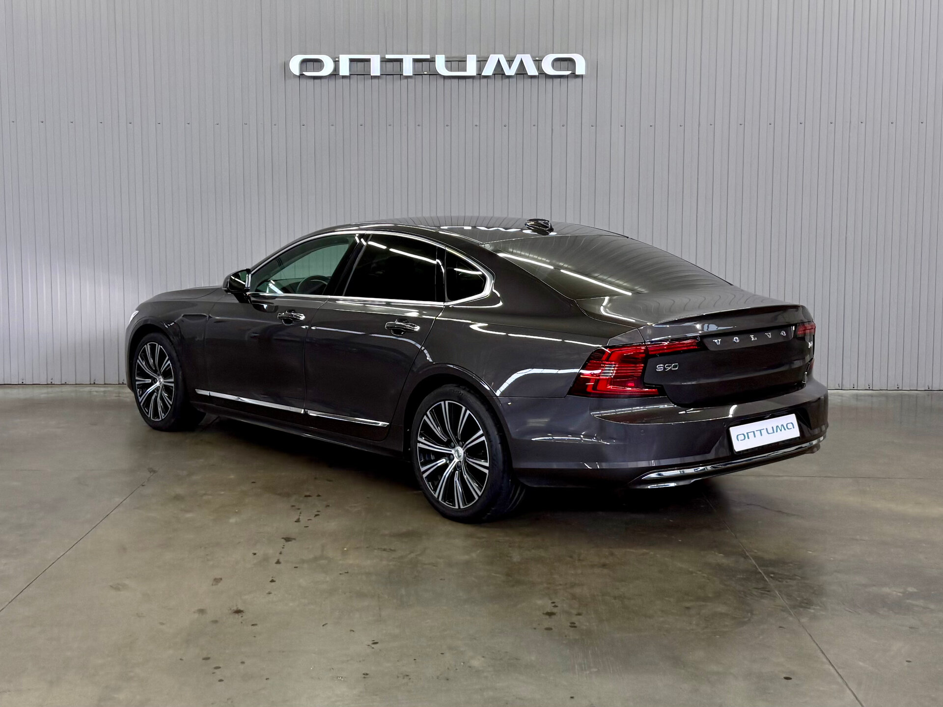 Volvo S90 