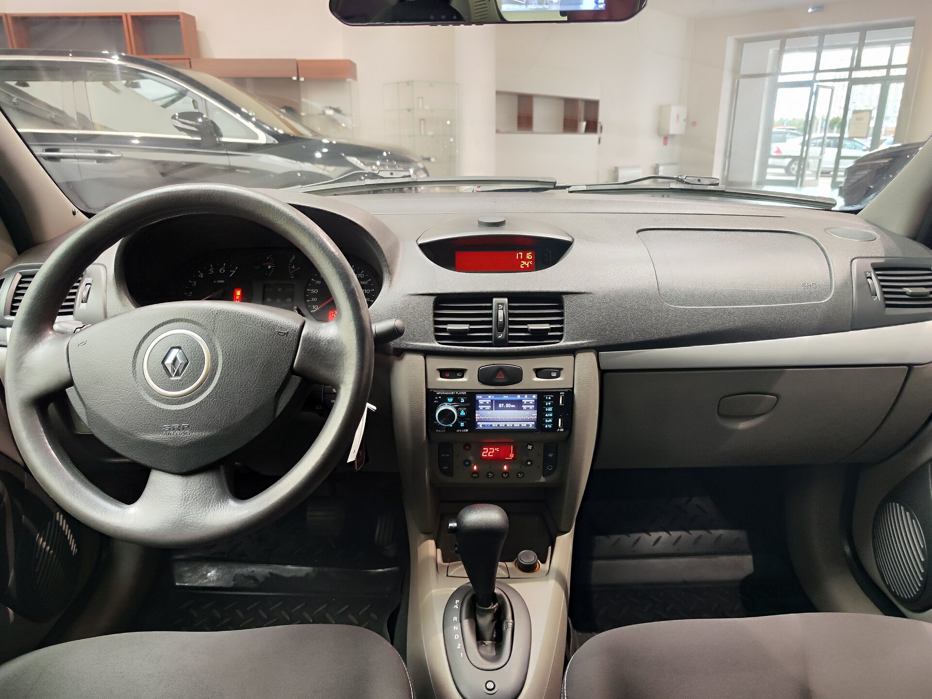 Автомобиль Renault Symbol 1.4 AT (98 л.с.) - 14