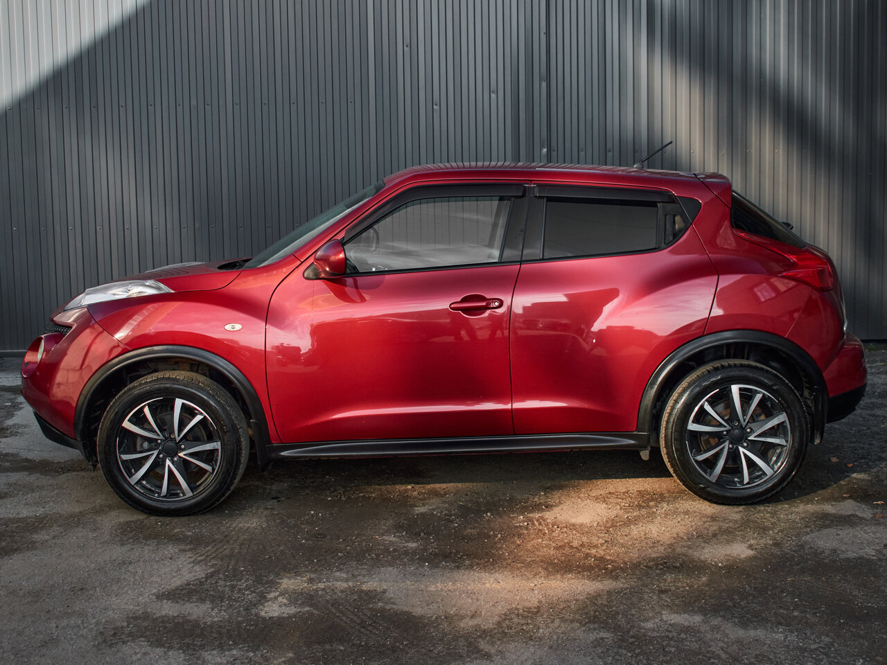 Купить Nissan Juke 1.6 CVT (117 л.с.), 2013 в Екатеренбурге