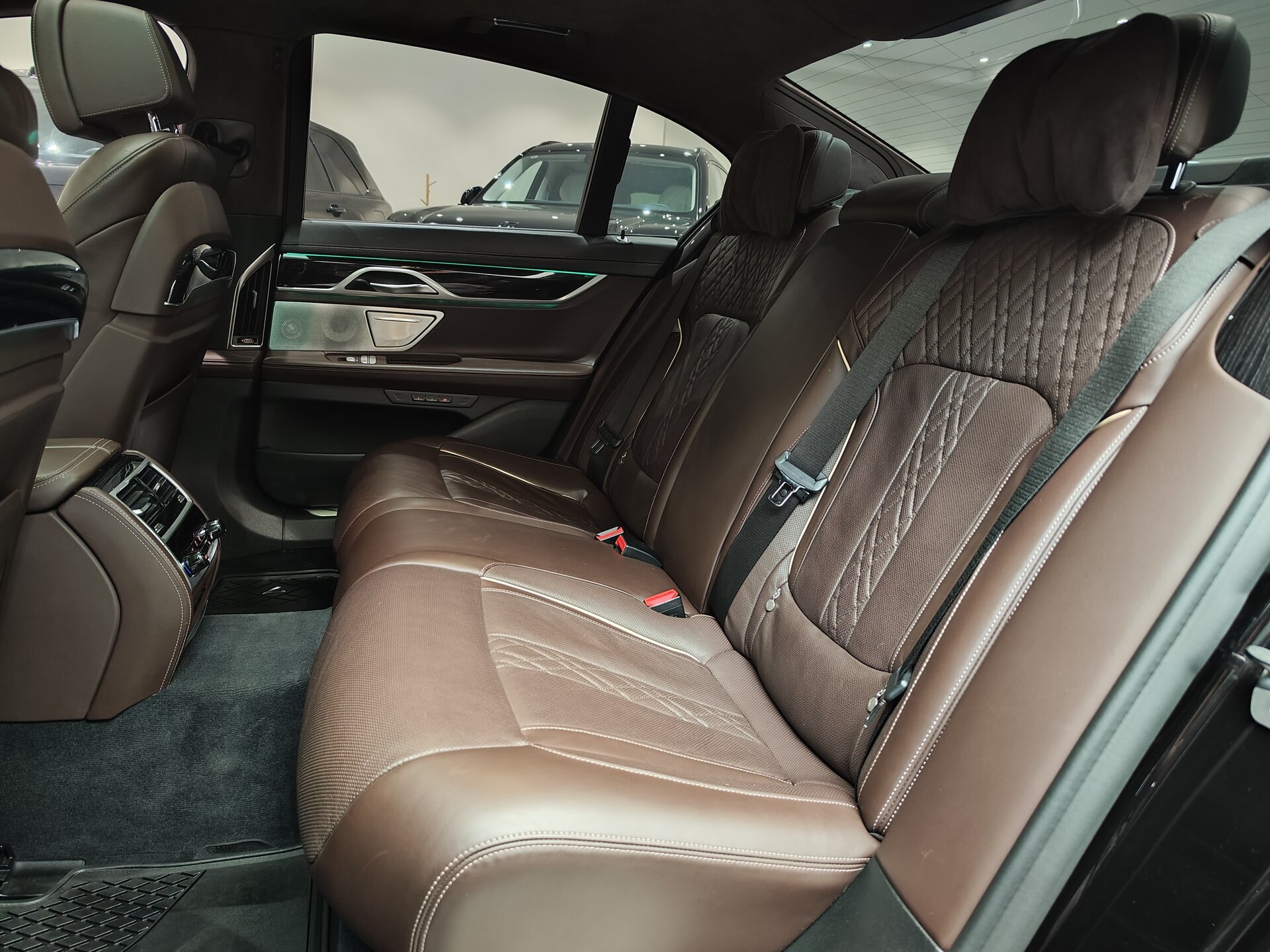 Автомобиль BMW 7 серии 750d xDrive 3.0d AT (400 л.с.) 4WD - 9