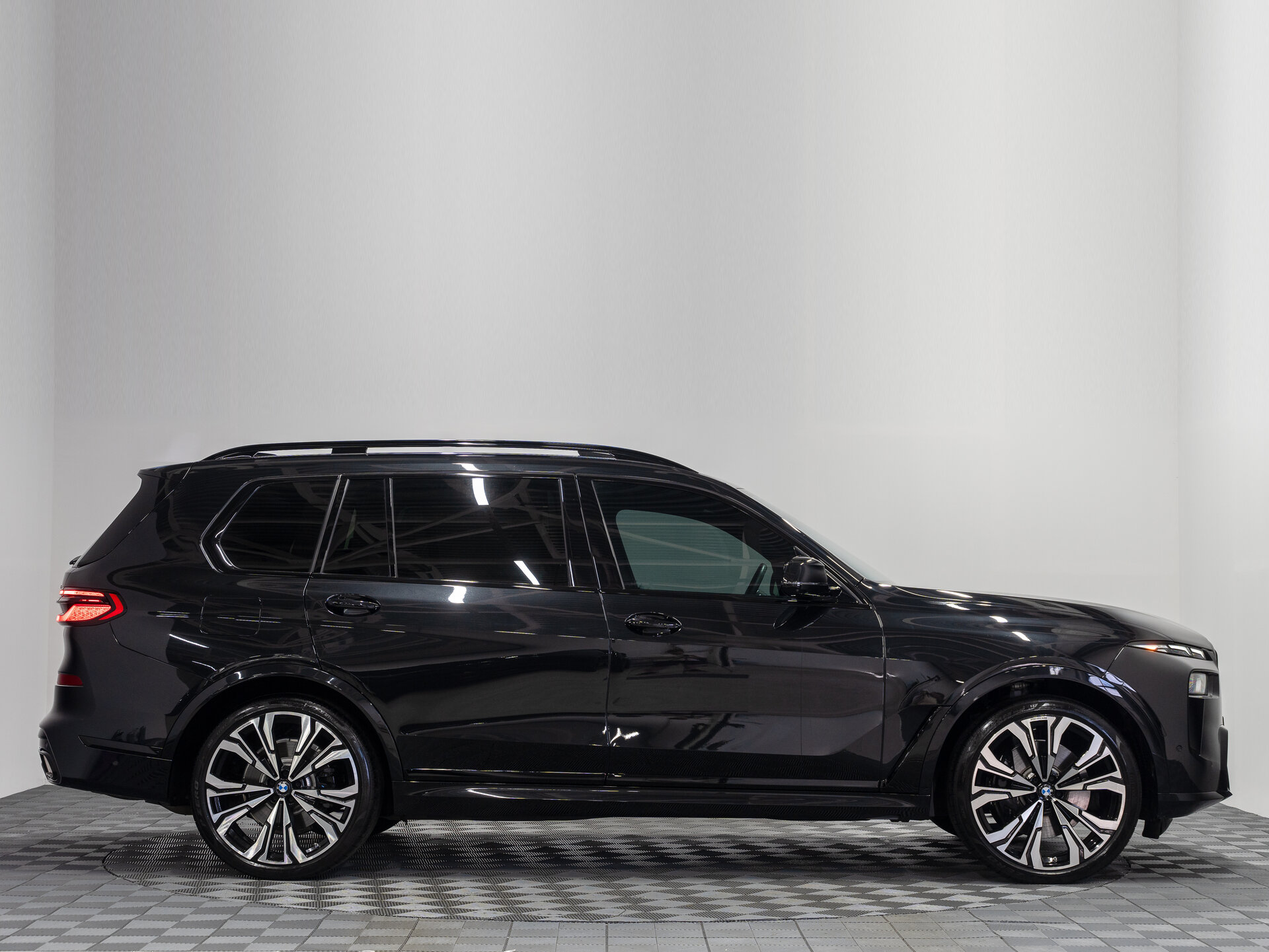 Автомобиль BMW X7 40i 3.0 AT (381 л.с.) 4WD - 6