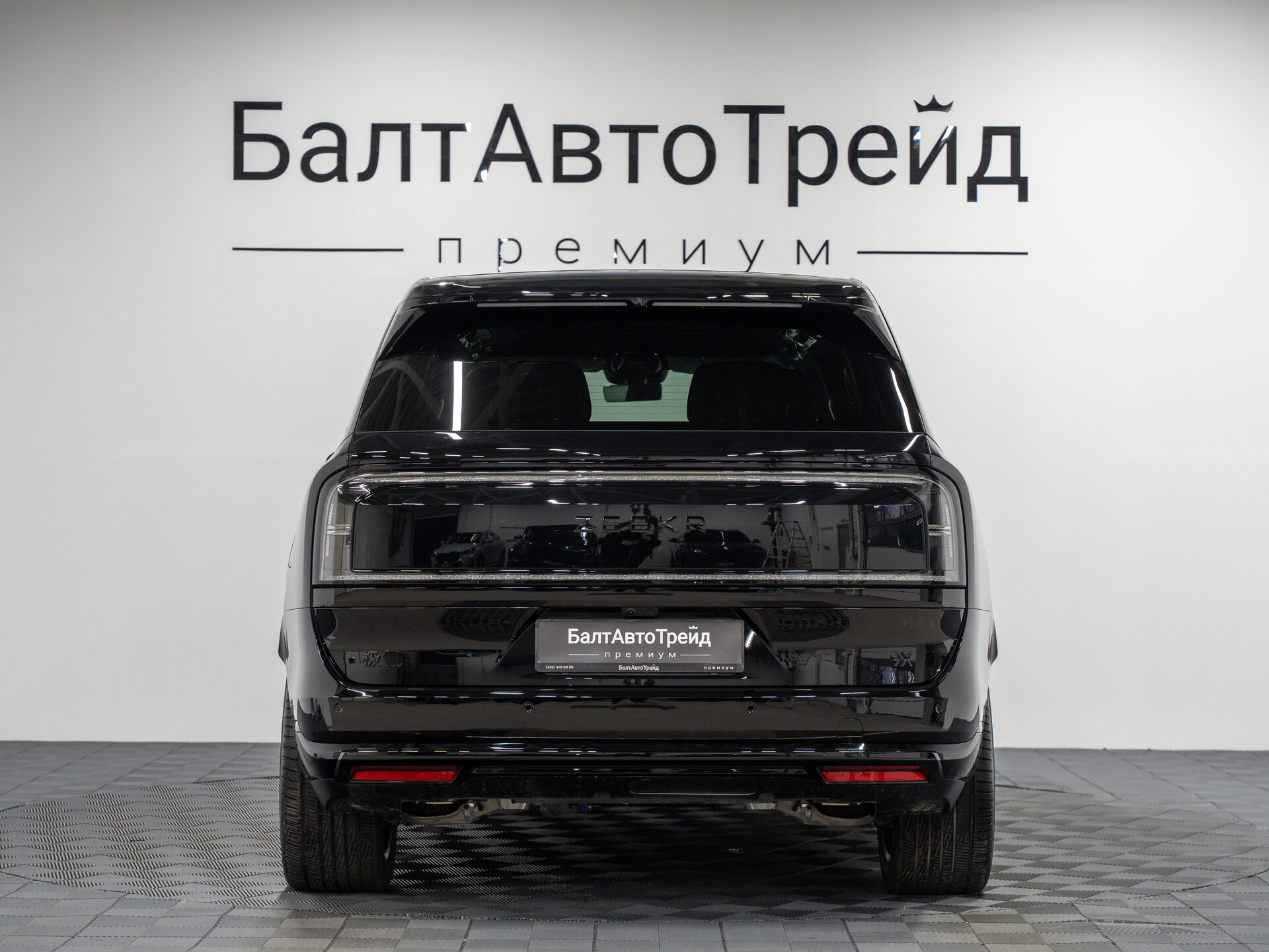 Автомобиль Zeekr 9X 55 kWh (до 3.5 т) 2.0hyb AT (898 л.с.) 4WD - 9