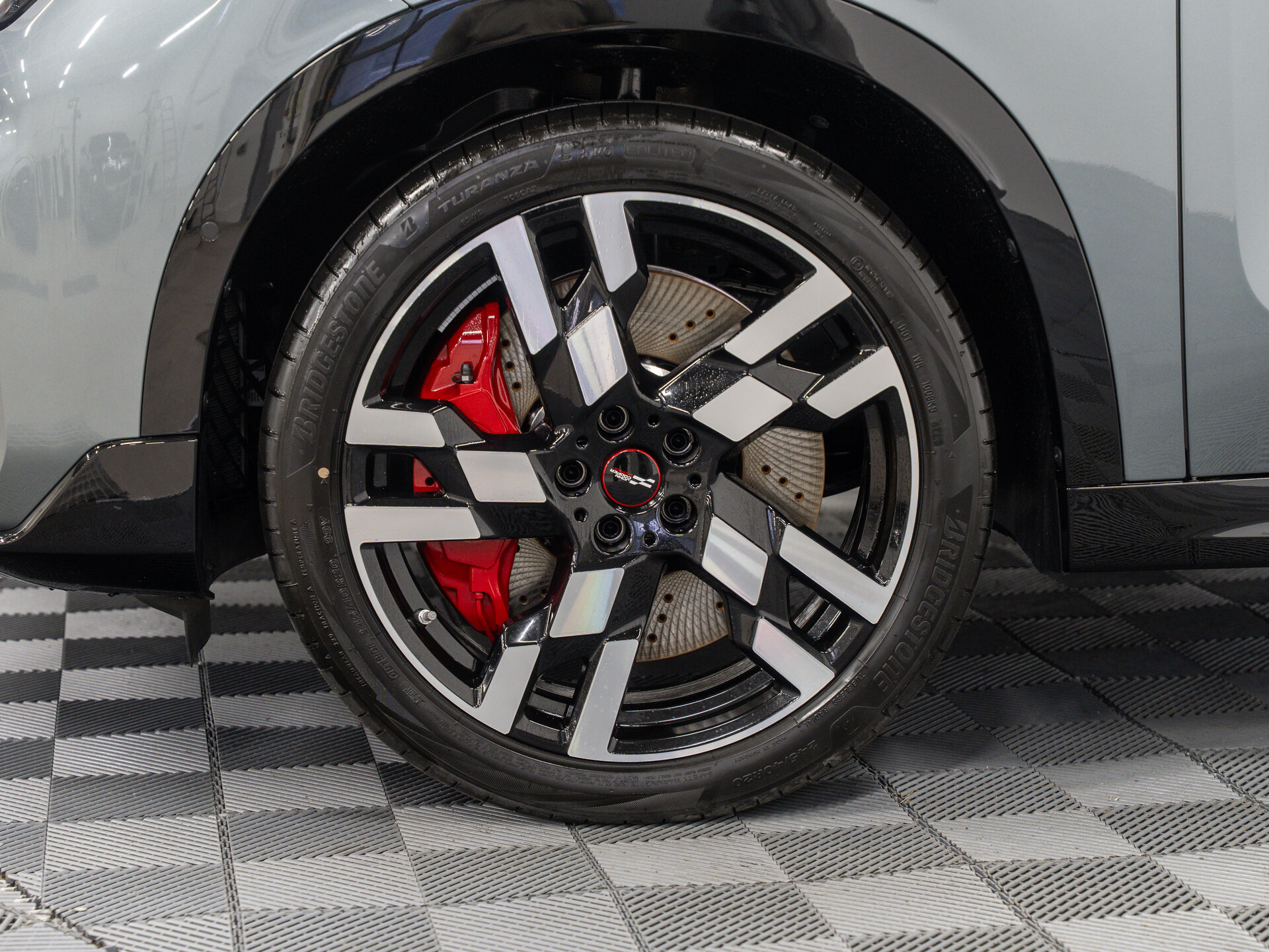 Автомобиль Mini Countryman John Cooper Works 2.0 AMT (300 л.с.) 4WD - 3