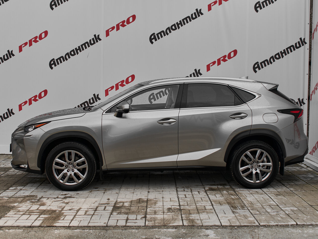 Купить Lexus NX 200 2.0 CVT (150 л.с.) 4WD, 2015 в Екатеренбурге