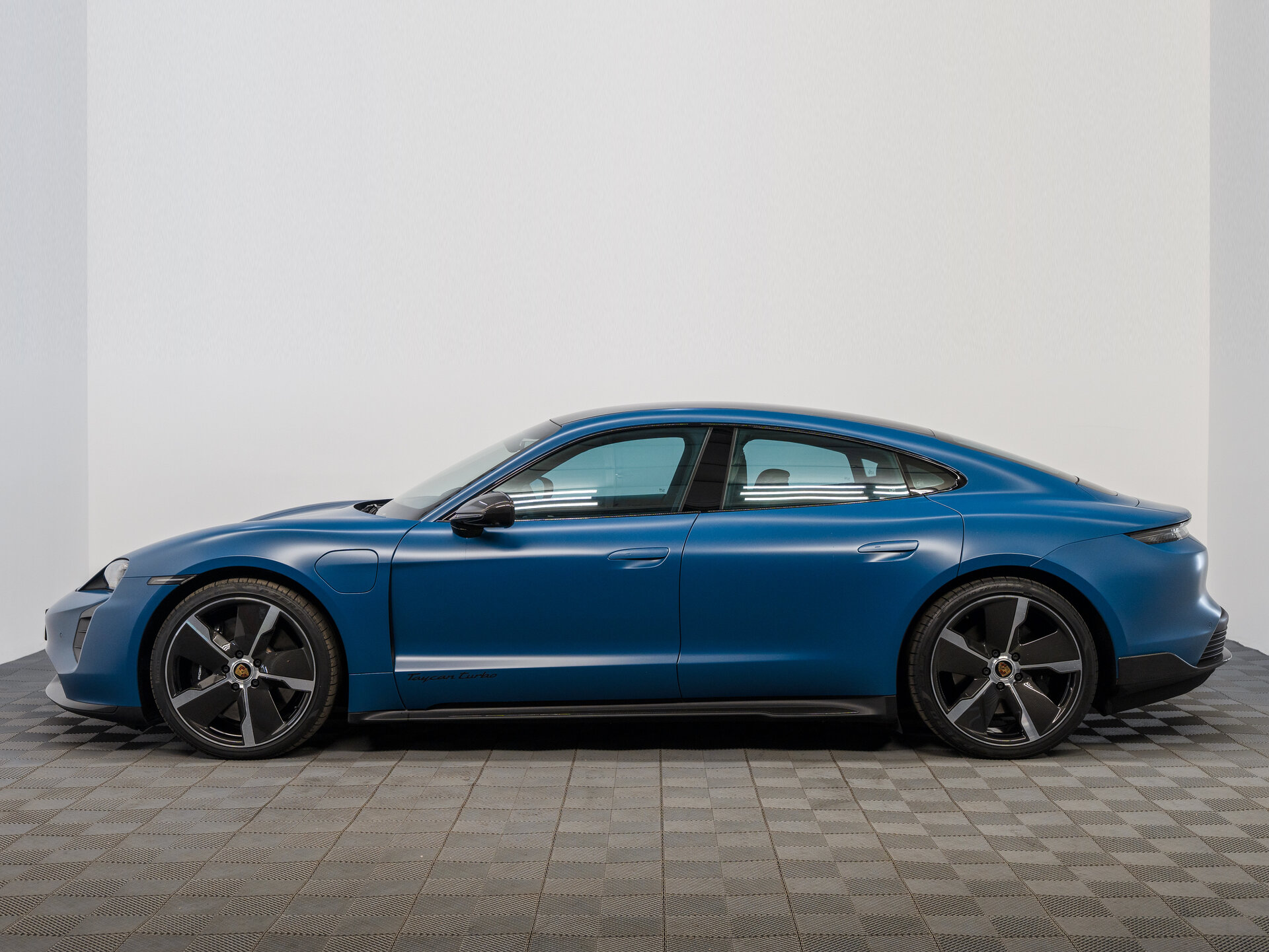 Автомобиль Porsche Taycan Turbo Electro AT (500 кВт) 4WD - 8