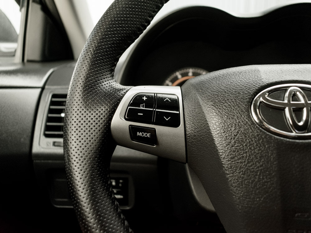 Купить Toyota Corolla 1.6 AT (124 л.с.), 2011 в Екатеренбурге