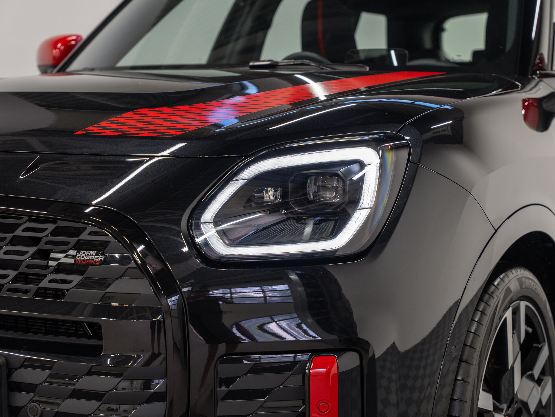 Автомобиль Mini Countryman John Cooper Works 2.0 AMT (300 л.с.) 4WD - 2