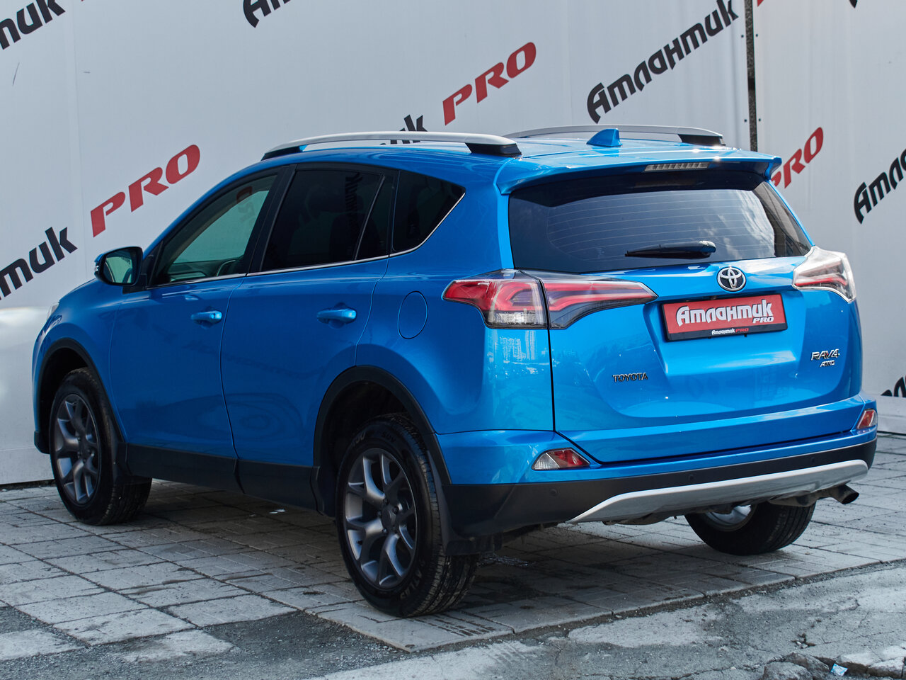 Купить Toyota RAV4 2.0 CVT (146 л.с.) 4WD, 2016 в Екатеренбурге