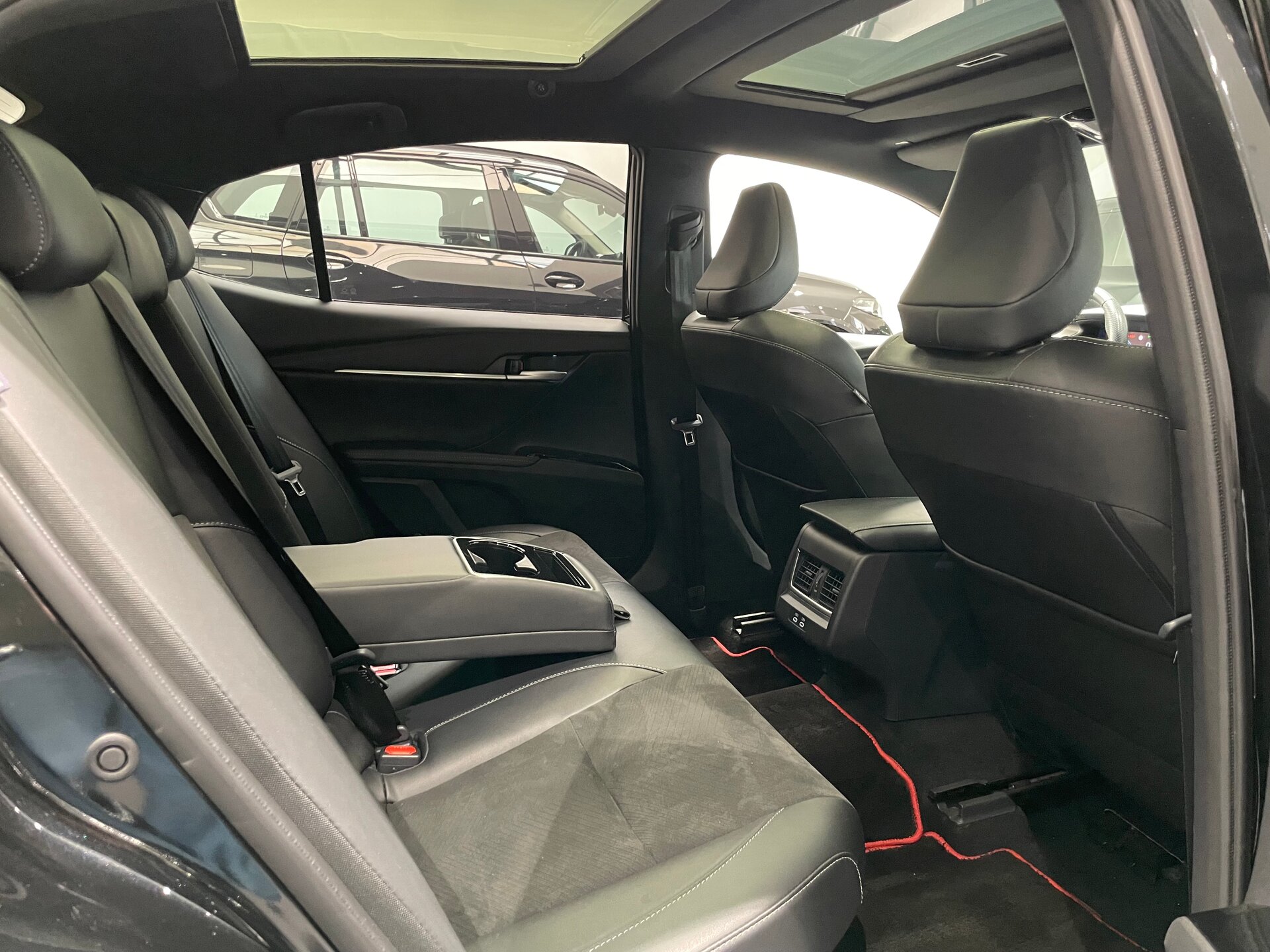 Автомобиль Toyota Camry 2.0hyb CVT (197 л.с.) - 10