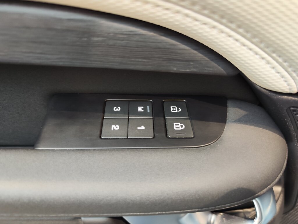 Автомобиль Land Rover Discovery D250 3.0d AT (249 л.с.) 4WD - 20