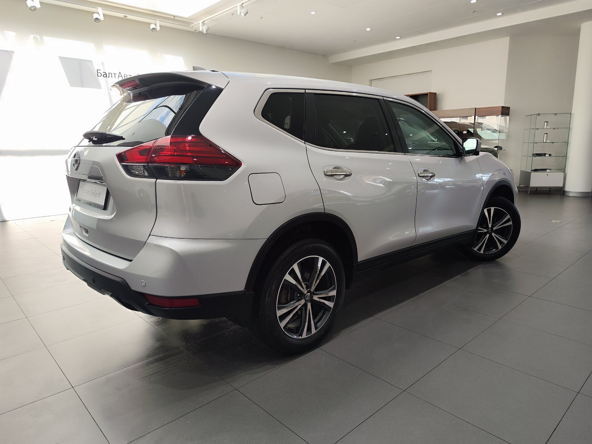 Автомобиль Nissan X-Trail 2.5 CVT (171 л.с.) 4WD - 6
