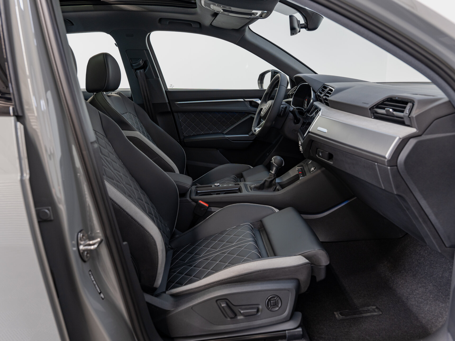 Автомобиль Audi Q3 35 TFSI 1.5 AMT (160 л.с.) - 10