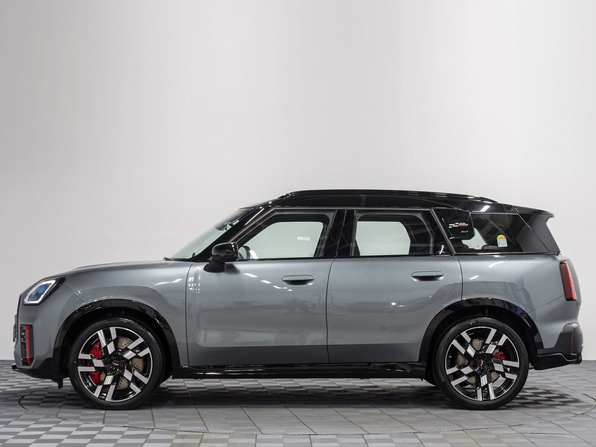 Автомобиль Mini Countryman John Cooper Works 2.0 AMT (300 л.с.) 4WD - 12