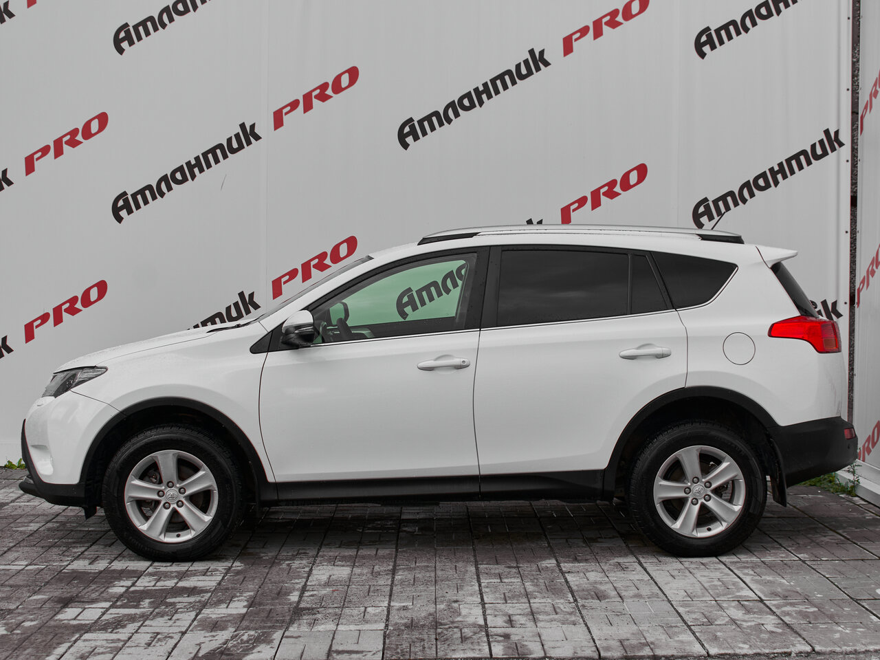 Купить Toyota RAV4 2.0 CVT (146 л.с.) 4WD, 2014 в Екатеренбурге