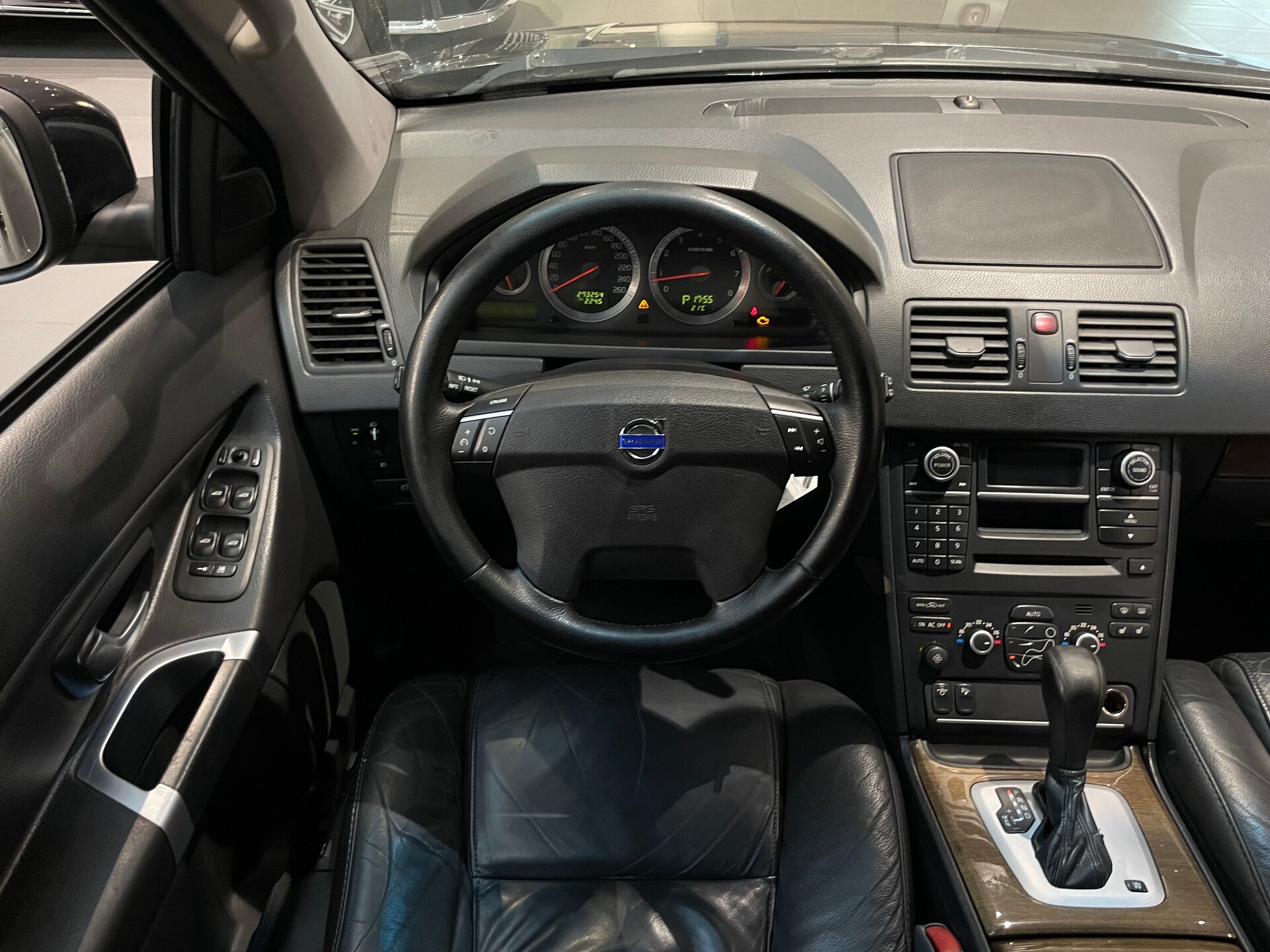 Автомобиль Volvo XC90 2.5 AT (210 л.с.) 4WD - 14