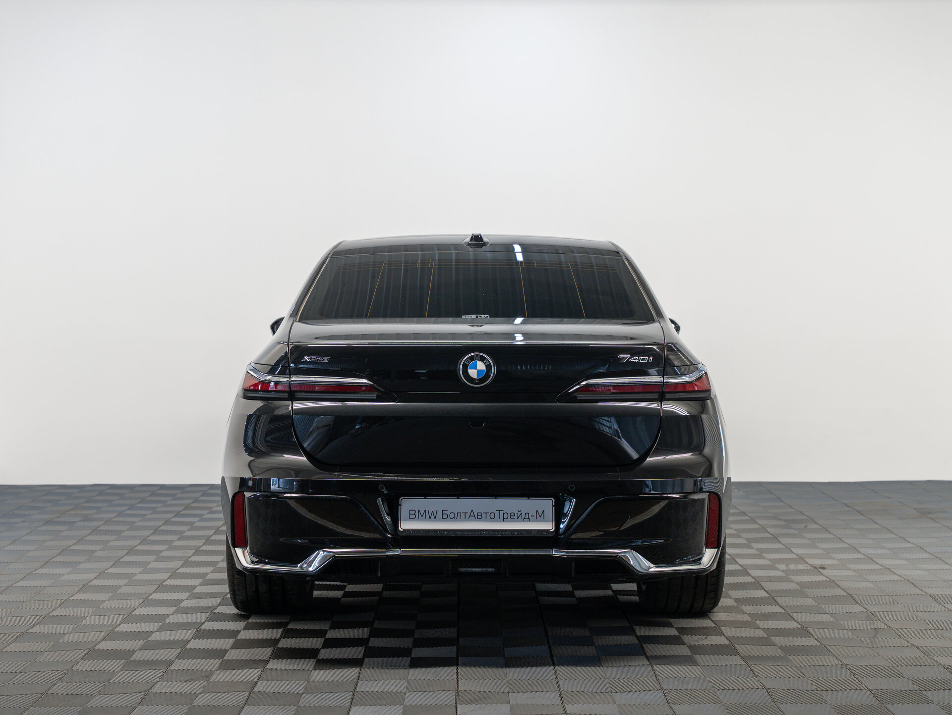 Автомобиль BMW 7 серии 740i xDrive 3.0 AT (380 л.с.) 4WD - 8