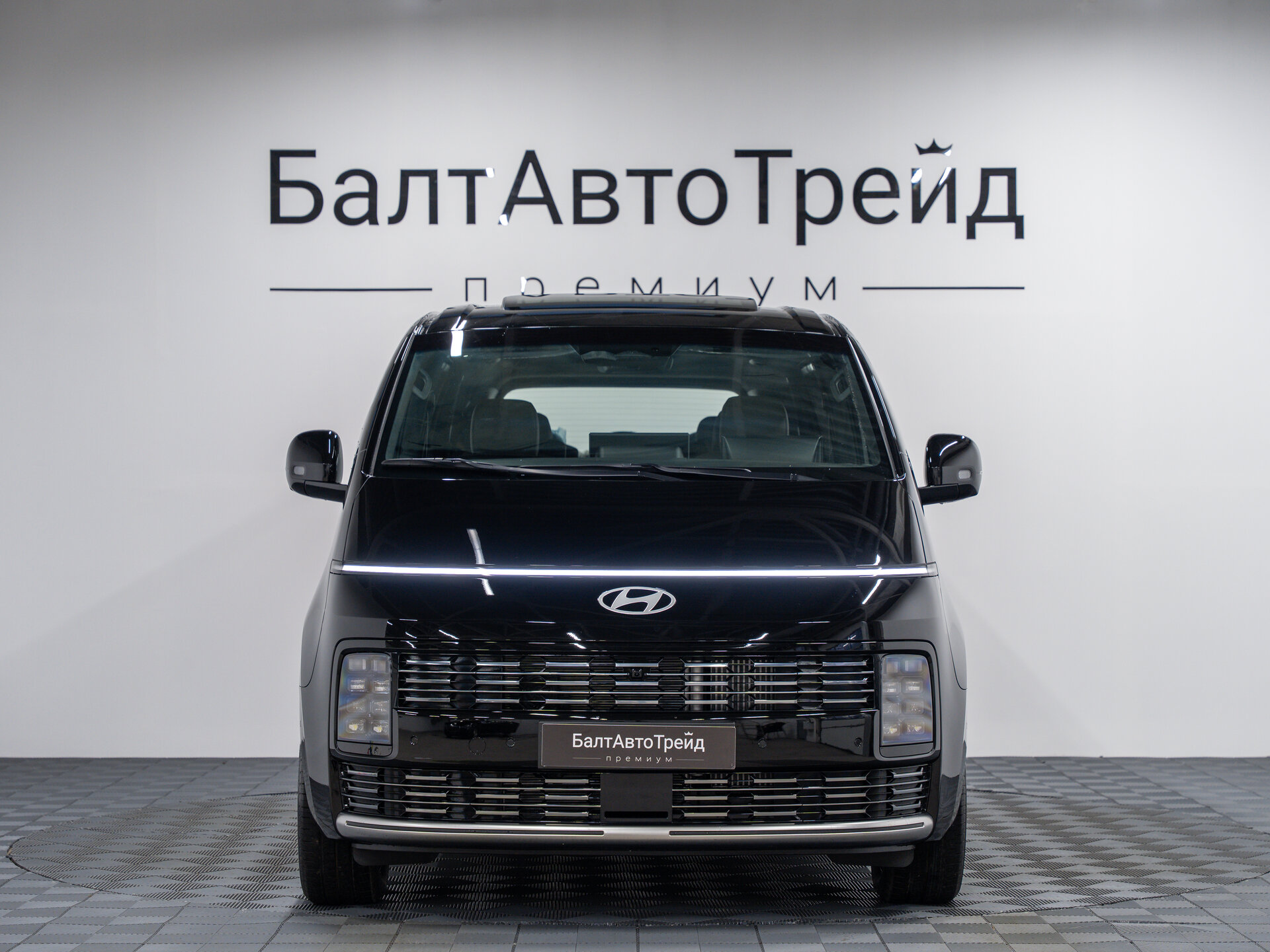 Автомобиль Hyundai Staria 1.6hyb AT (245 л.с.) - 4
