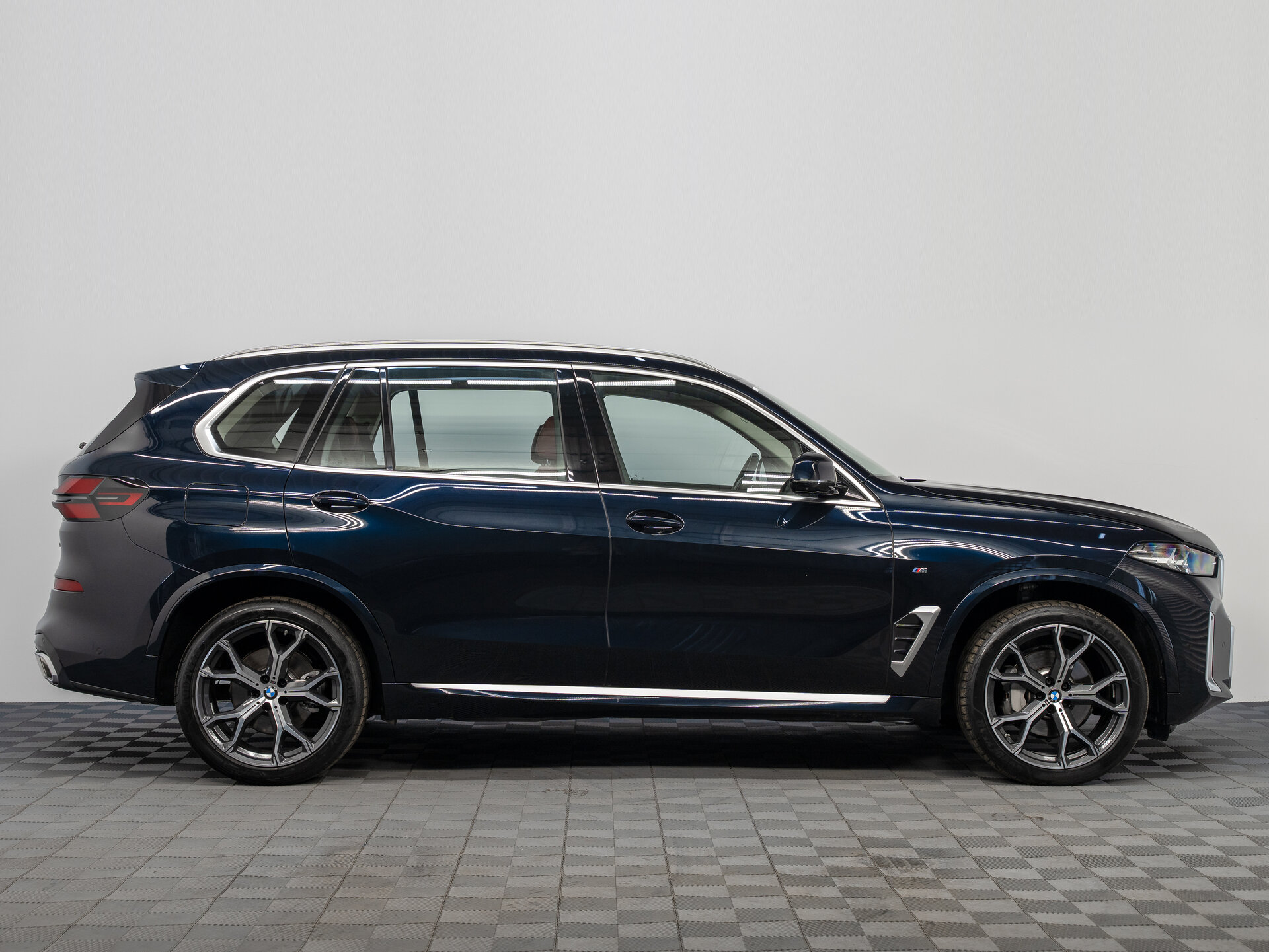 Автомобиль BMW X5 30Li 2.0 AT (258 л.с.) 4WD - 7