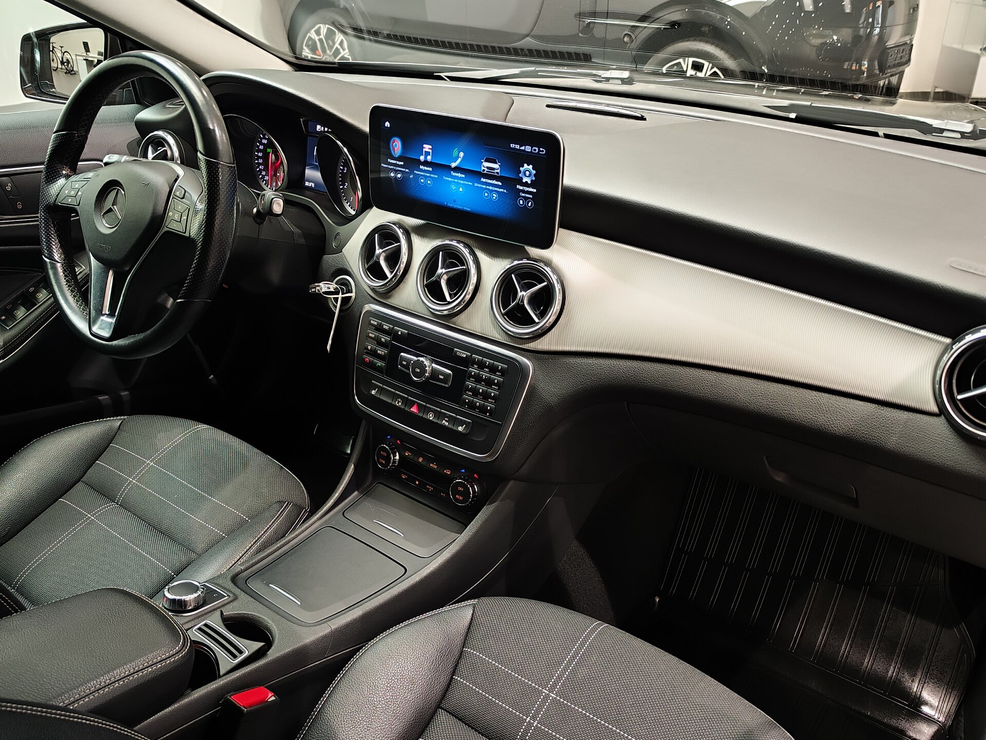 Автомобиль Mercedes-Benz GLA 200 1.6 AMT (156 л.с.) - 12