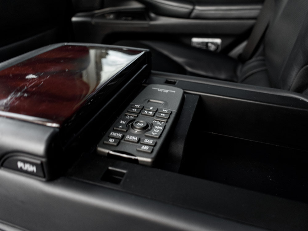 Купить Lexus LX 570 5.7 AT (367 л.с.) 4WD, 2011 в Екатеренбурге