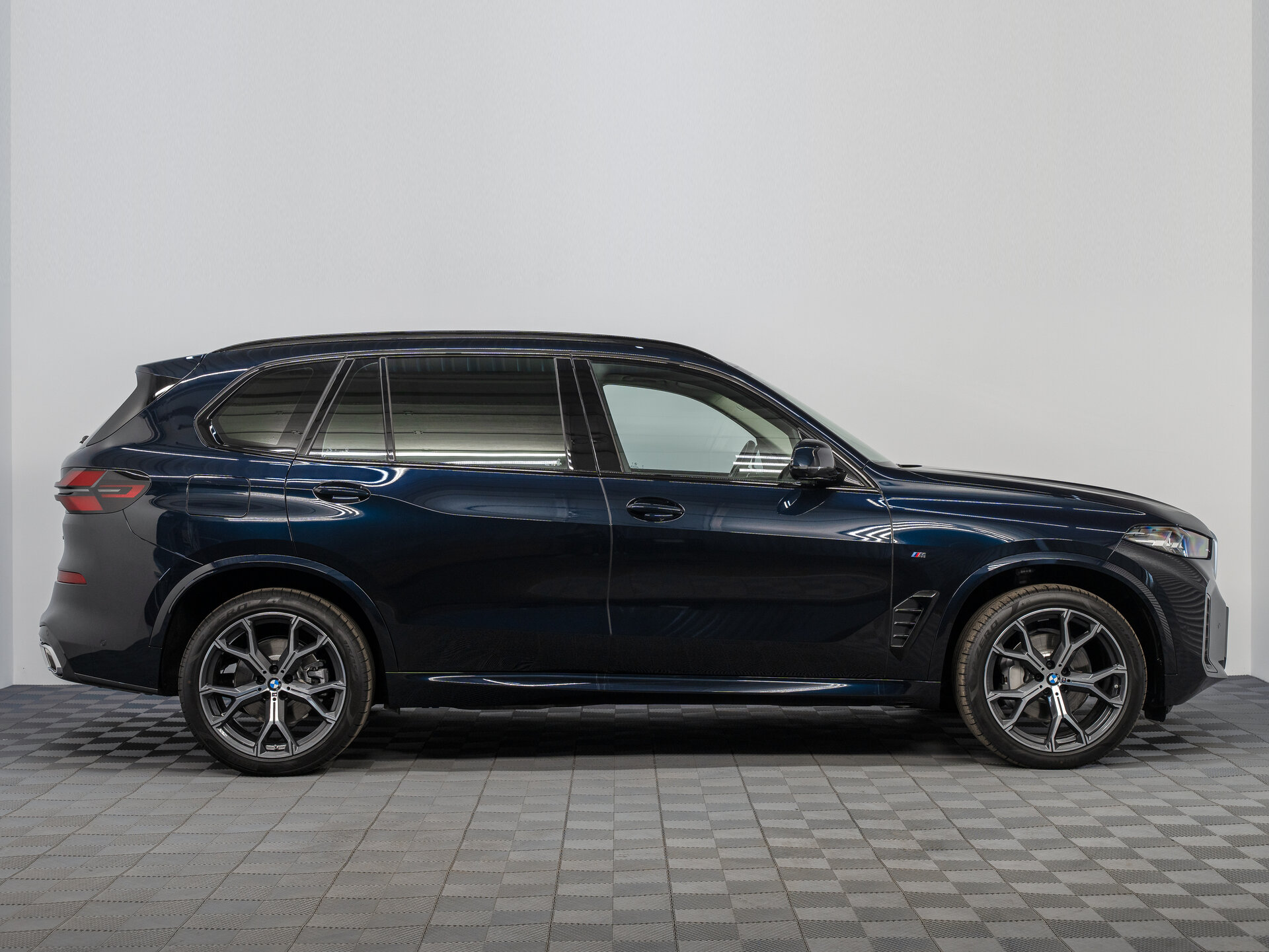 Автомобиль BMW X5 30Li 2.0 AT (258 л.с.) 4WD - 4