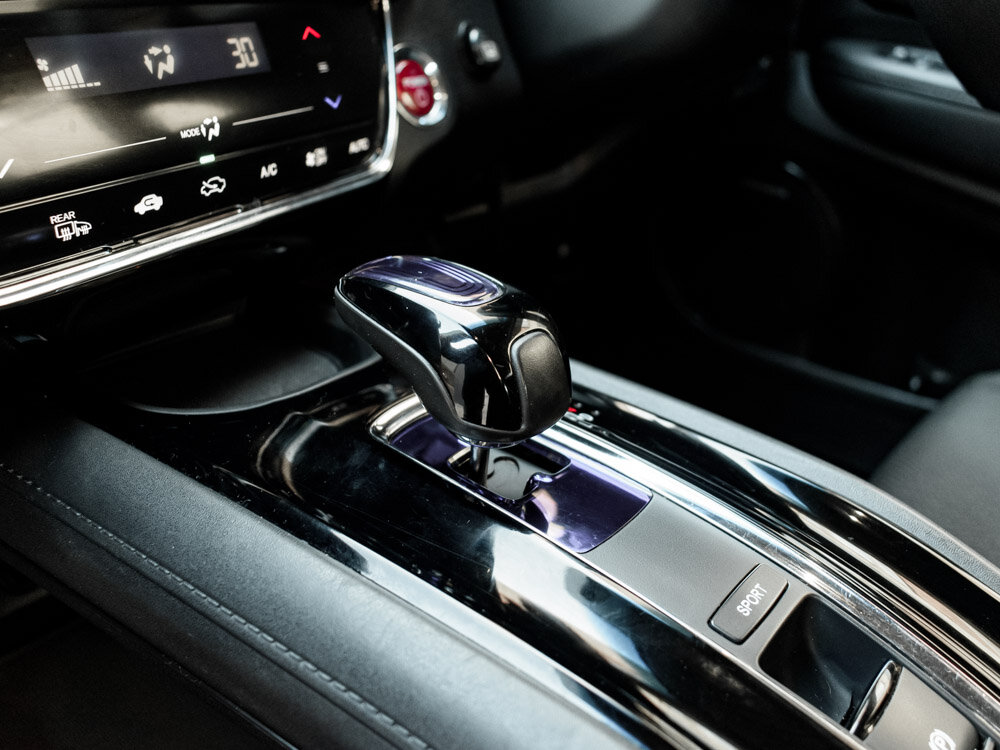 Купить Honda Vezel 1.5hyb AMT (152 л.с.) 4WD, 2014 в Екатеренбурге