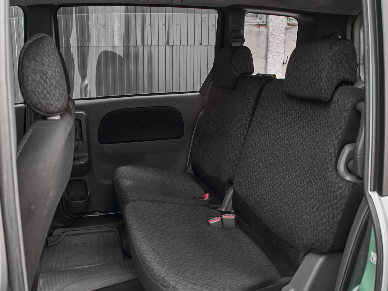 Купить Toyota Sienta 1.5 CVT (110 л.с.), 2012 в Екатеренбурге