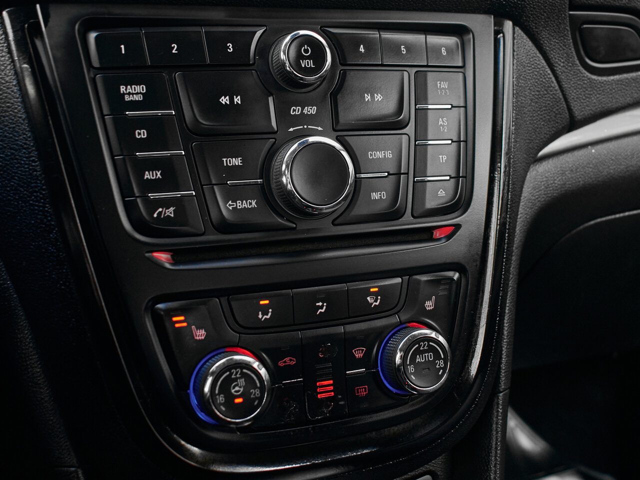 Купить Opel Mokka 1.8 AT (140 л.с.) 4WD, 2014 в Екатеренбурге