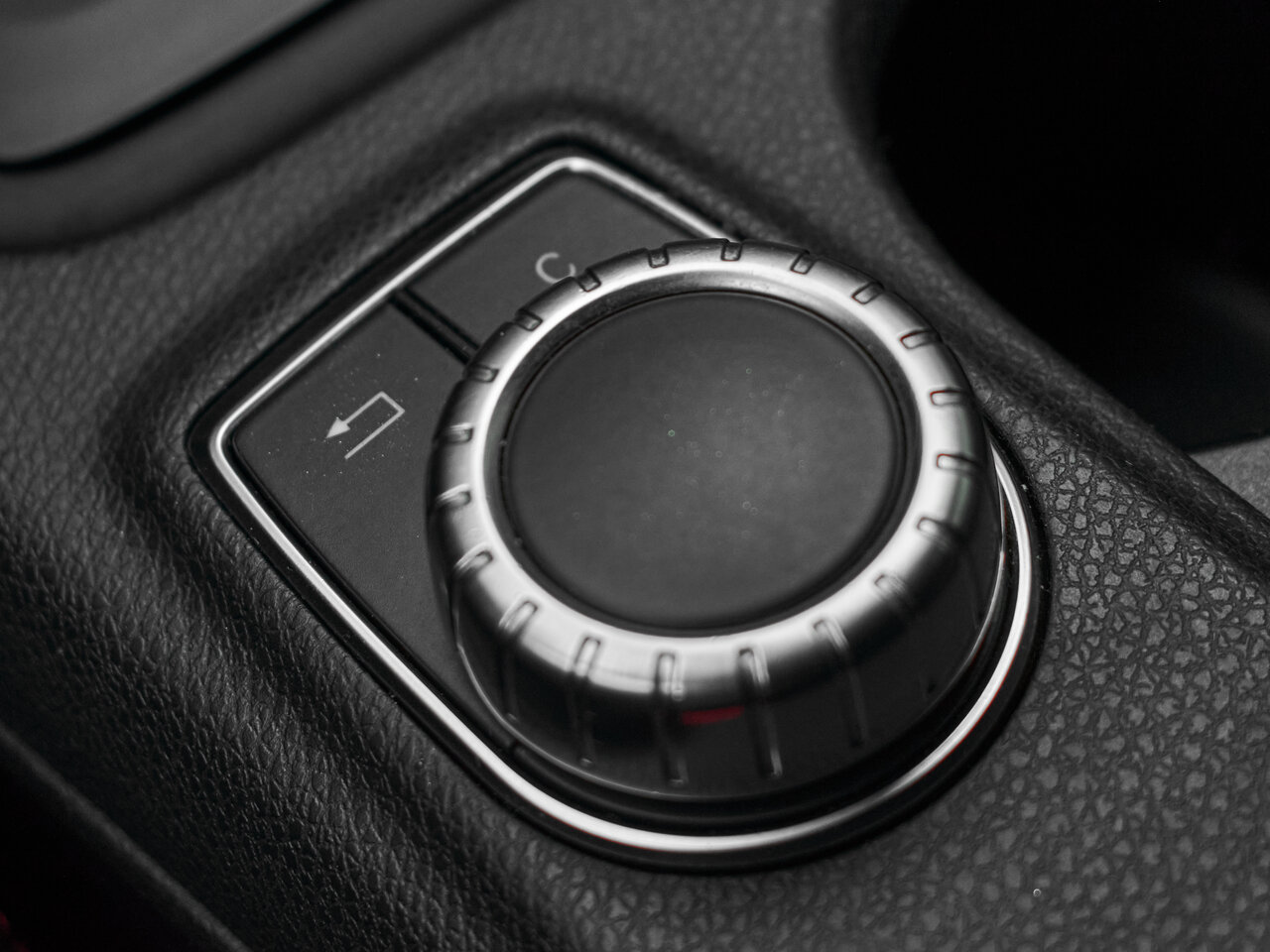 Купить Mercedes-Benz CLA 200 1.6 AMT (156 л.с.), 2014 в Екатеренбурге