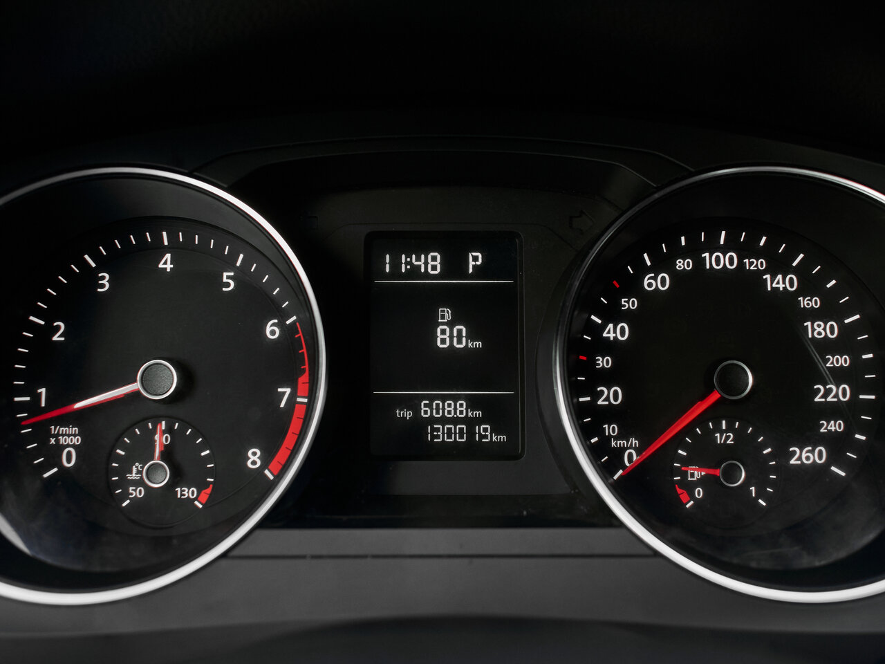 Купить Volkswagen Jetta 1.6 AT (105 л.с.), 2014 в Екатеренбурге