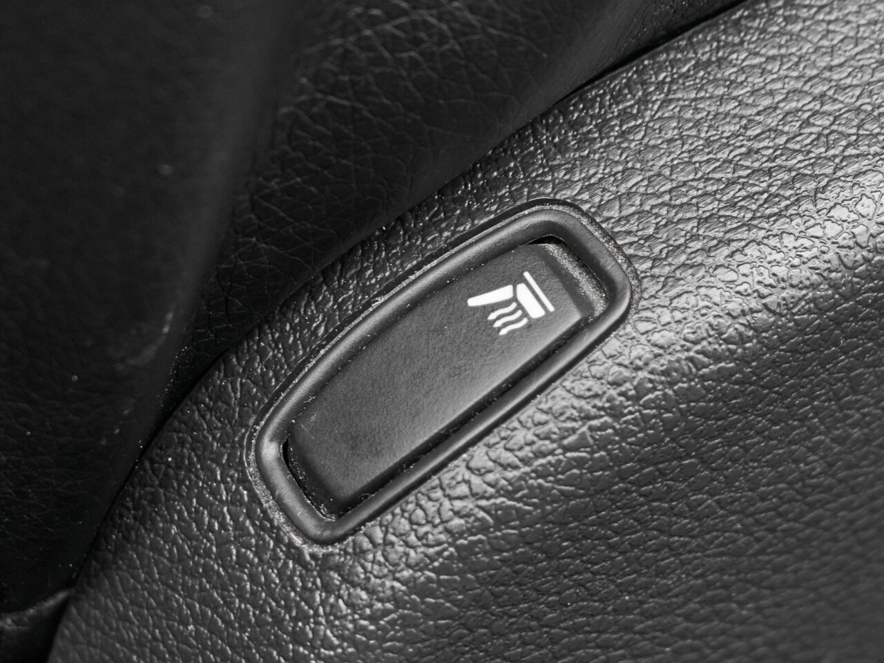 Купить Renault Sandero 1.6 MT (84 л.с.), 2013 в Екатеренбурге