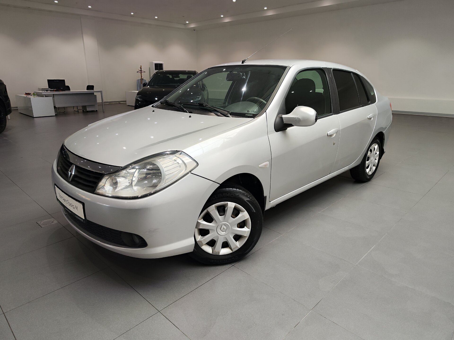 Автомобиль Renault Symbol 1.4 AT (98 л.с.) - 1