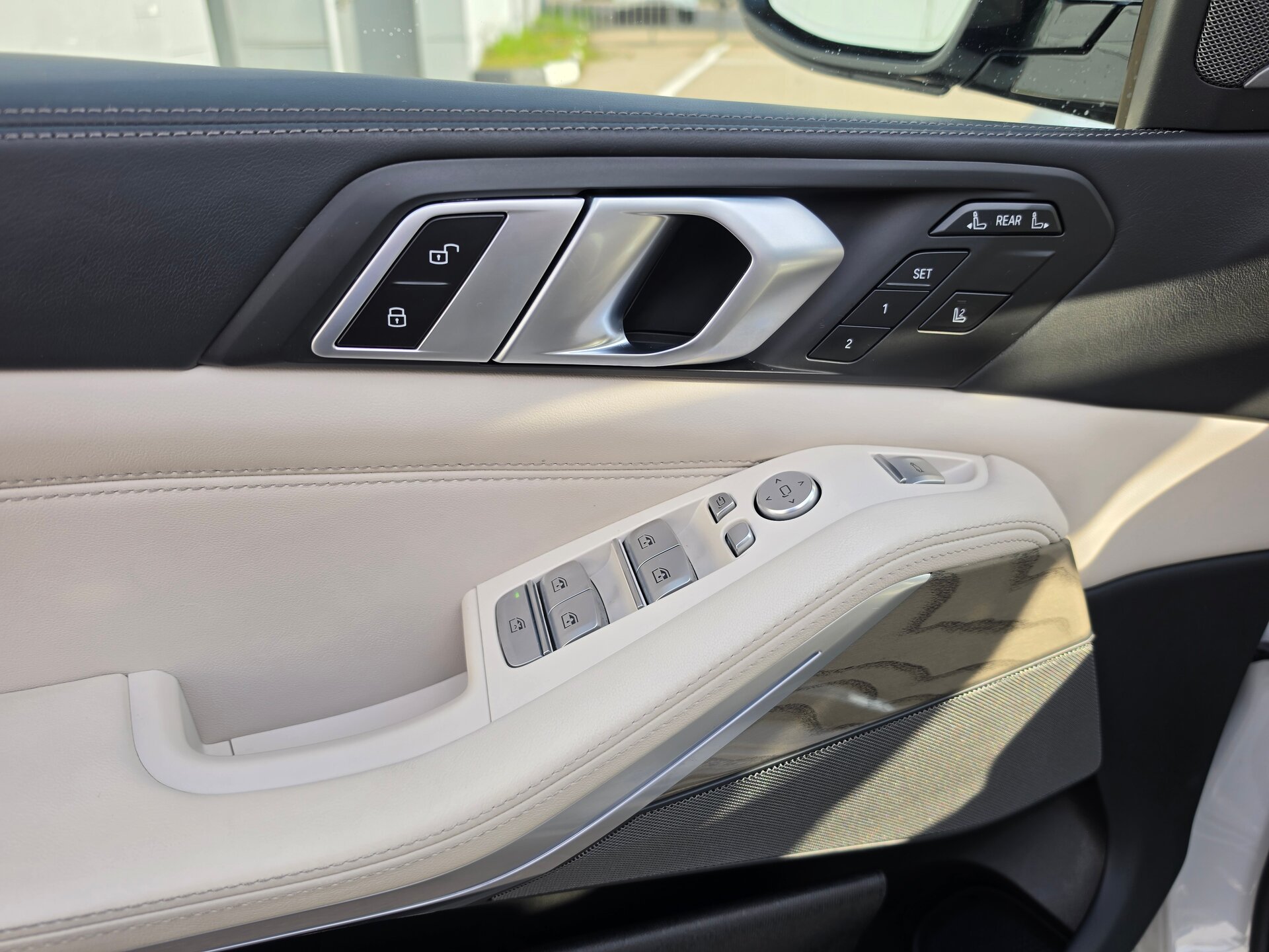 Автомобиль BMW X7 40d 3.0d AT (340 л.с.) 4WD - 10