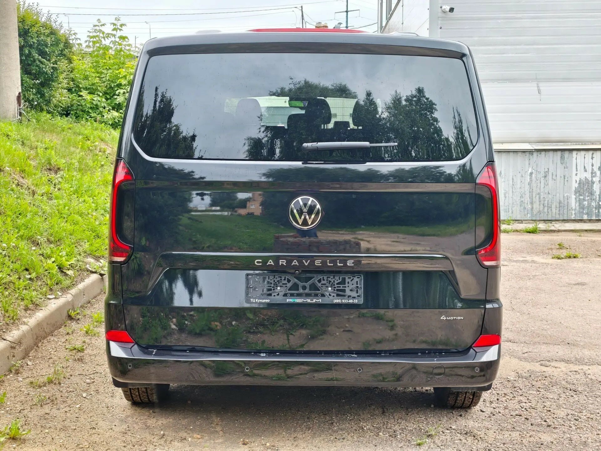 Автомобиль Volkswagen Caravelle 2.0d AT (170 л.с.) 4WD - 5