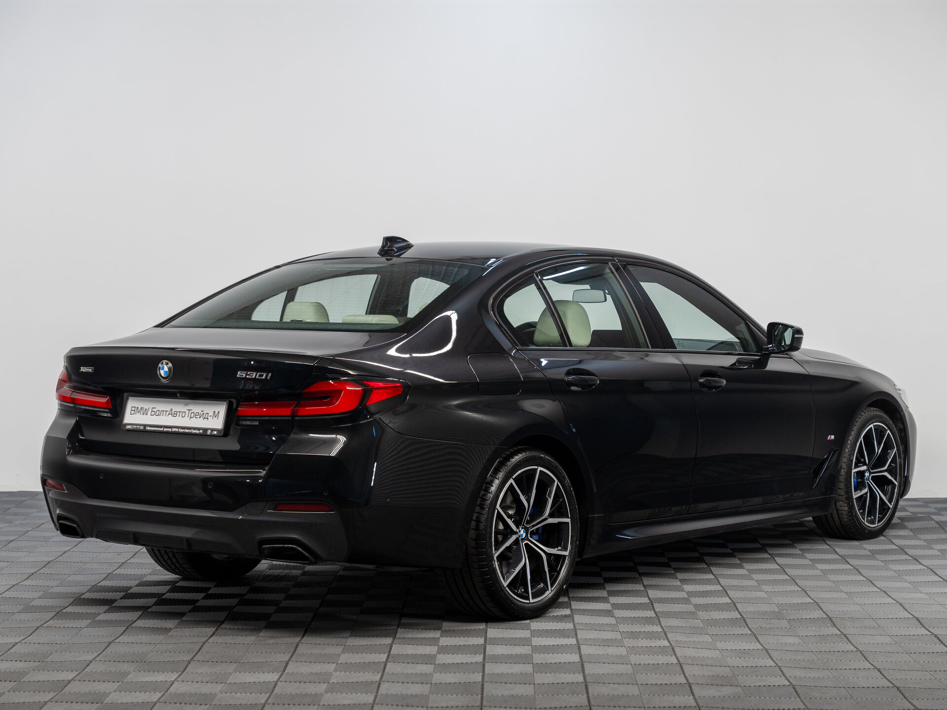 Автомобиль BMW 5 серии 530i xDrive 2.0 AT (249 л.с.) 4WD - 5