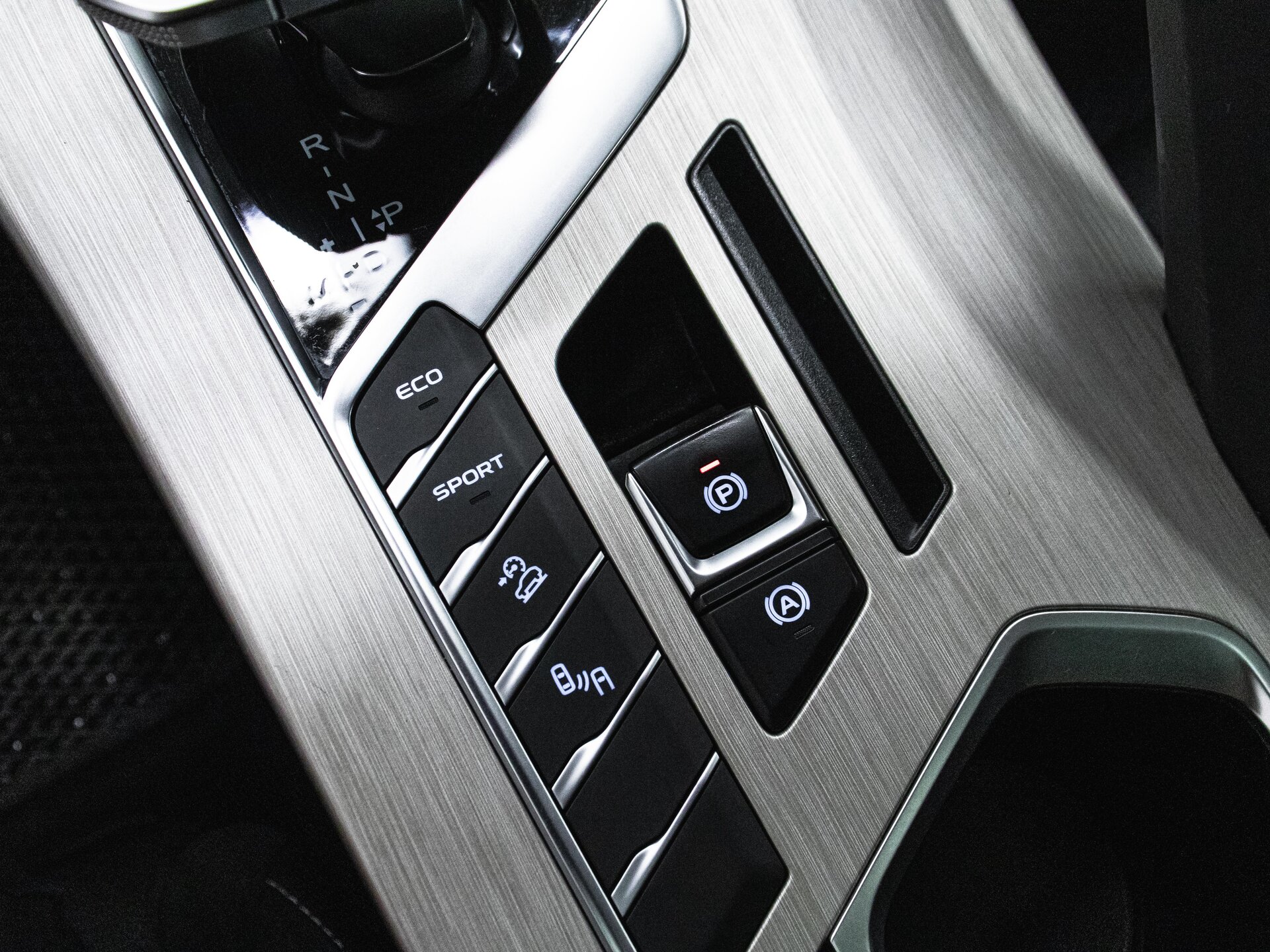Geely Coolray 2023 24