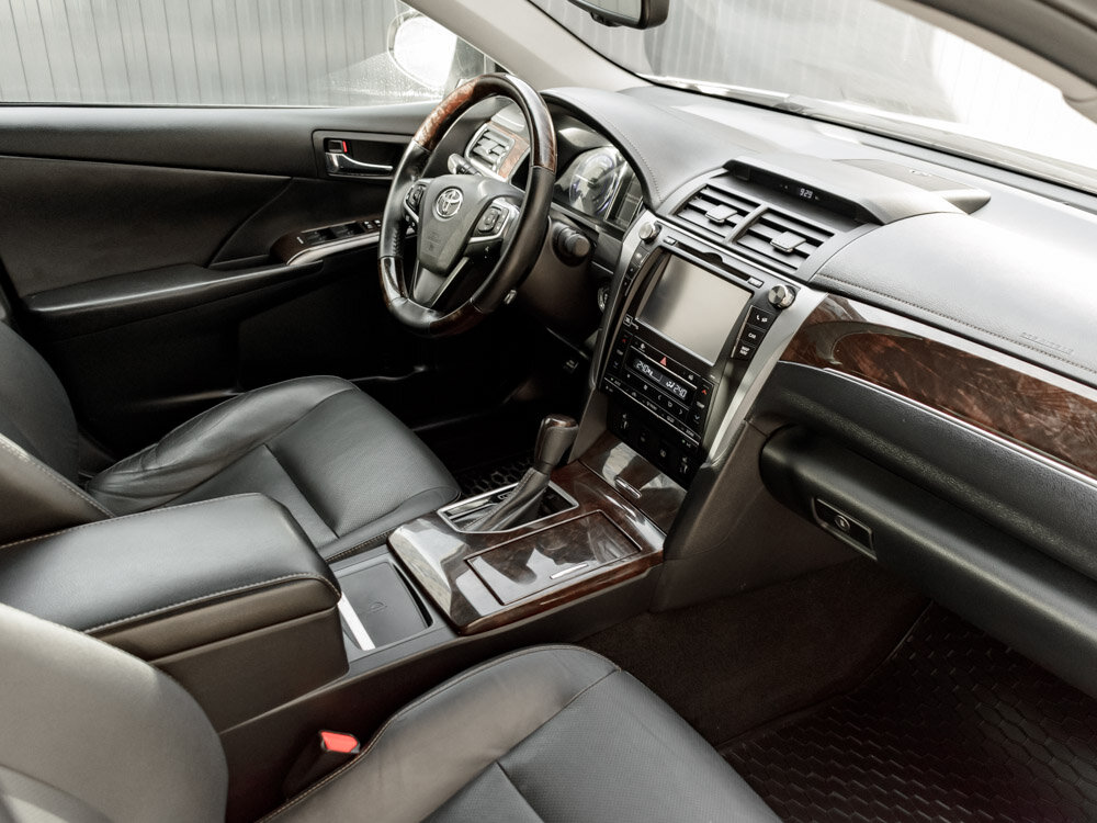 Купить Toyota Camry 3.5 AT (249 л.с.), 2017 в Екатеренбурге