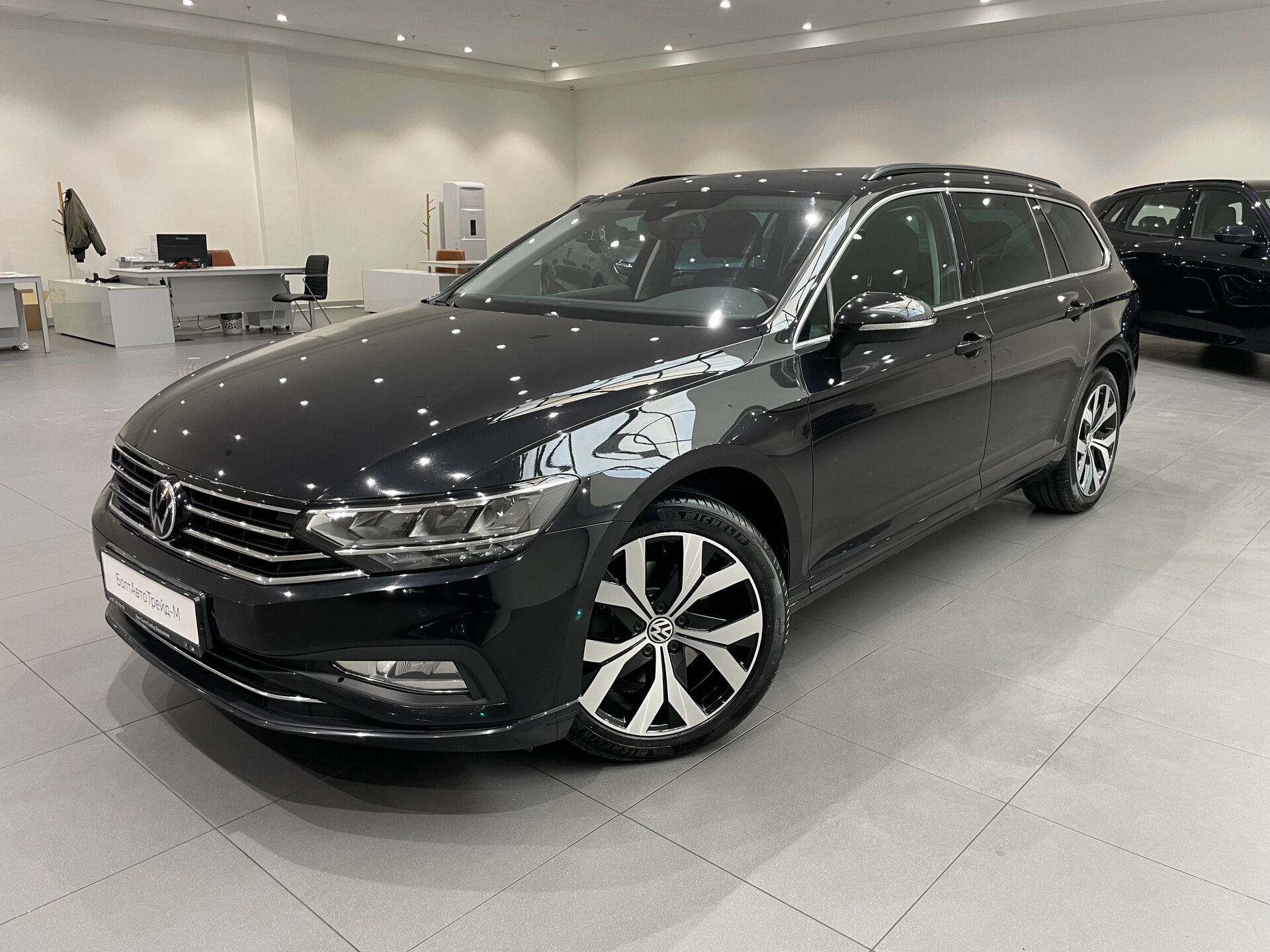 Автомобиль Volkswagen Passat 2.0d AMT (122 л.с.) - 1