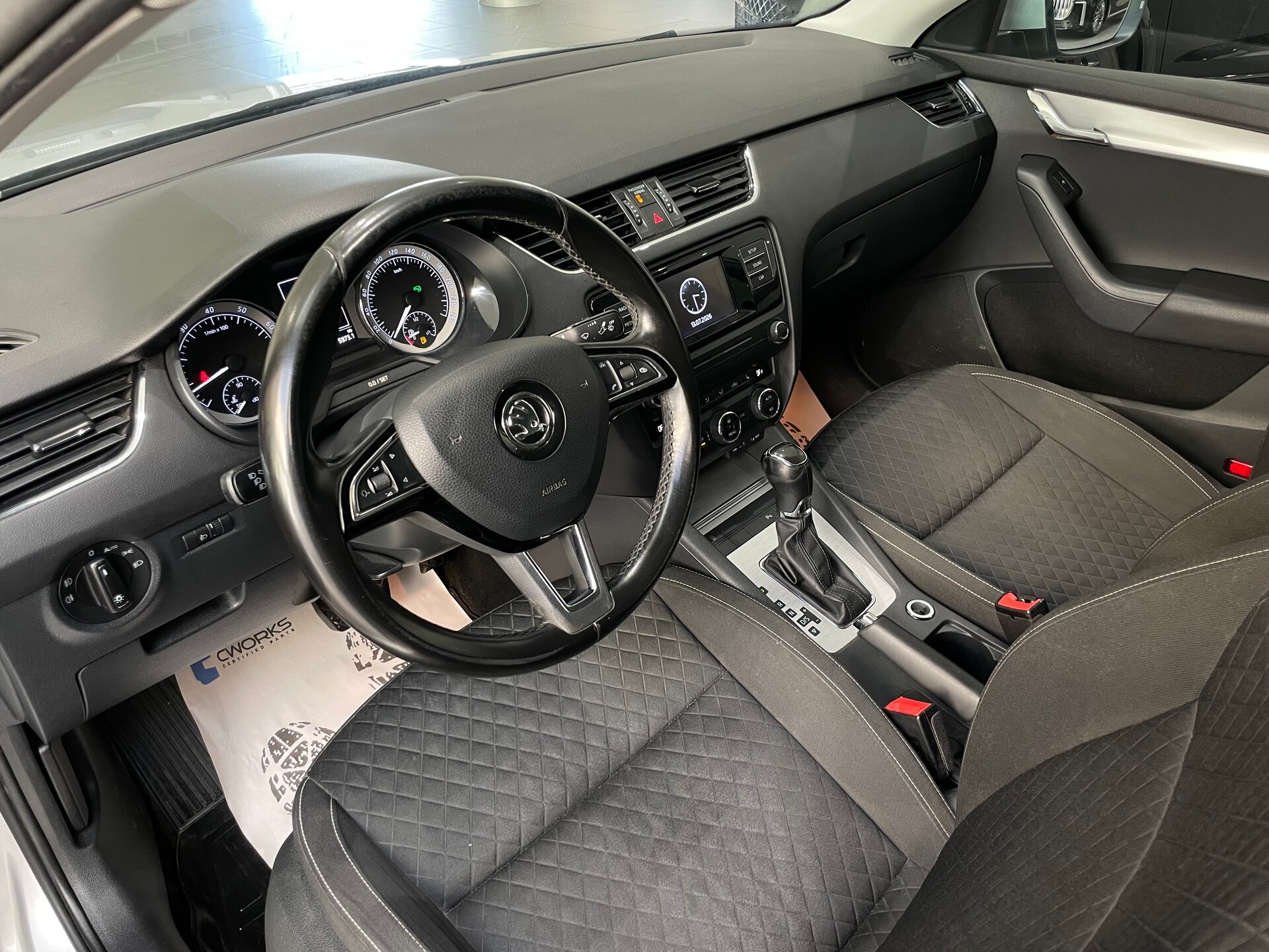 Автомобиль Skoda Octavia 1.6 AT (110 л.с.) - 7