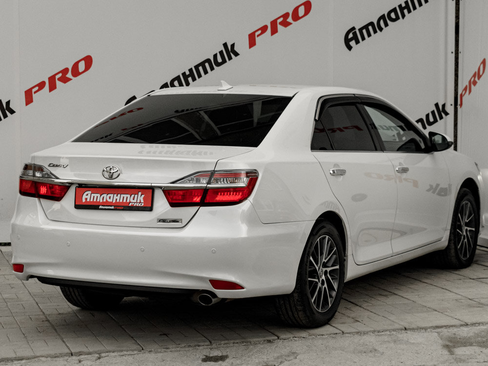 Купить Toyota Camry 2.5 AT (181 л.с.), 2017 в Екатеренбурге