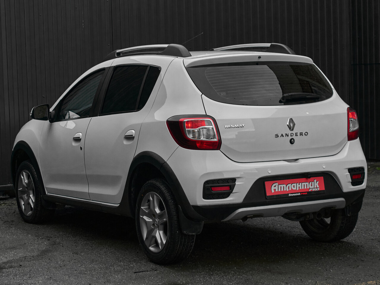 Купить Renault Sandero Stepway 1.6 AT (102 л.с.), 2018 в Екатеренбурге