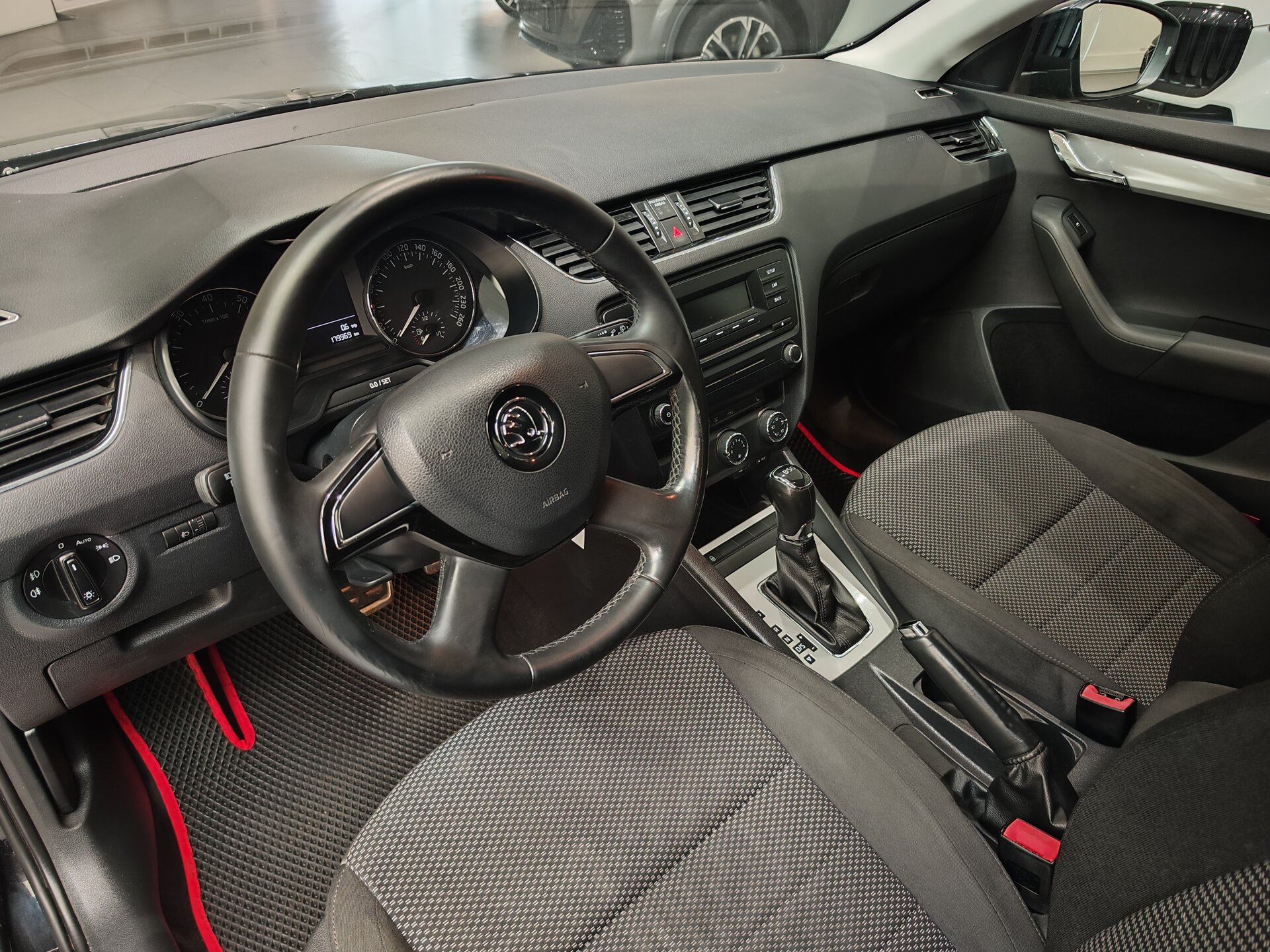 Автомобиль Skoda Octavia 1.4 AMT (140 л.с.) - 7