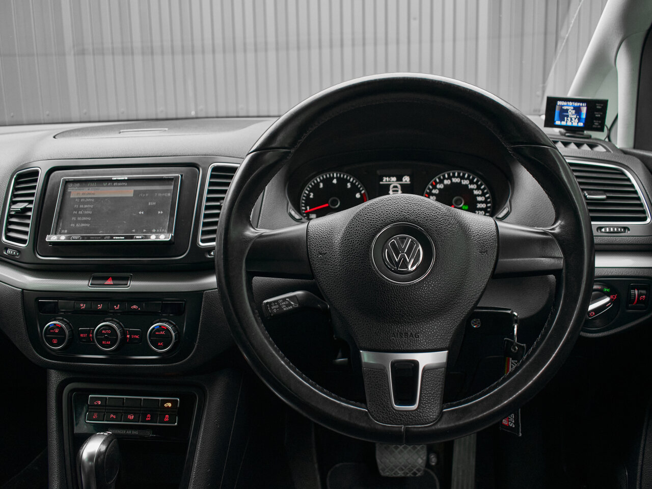 Купить Volkswagen Sharan 1.4 AMT (150 л.с.), 2012 в Екатеренбурге