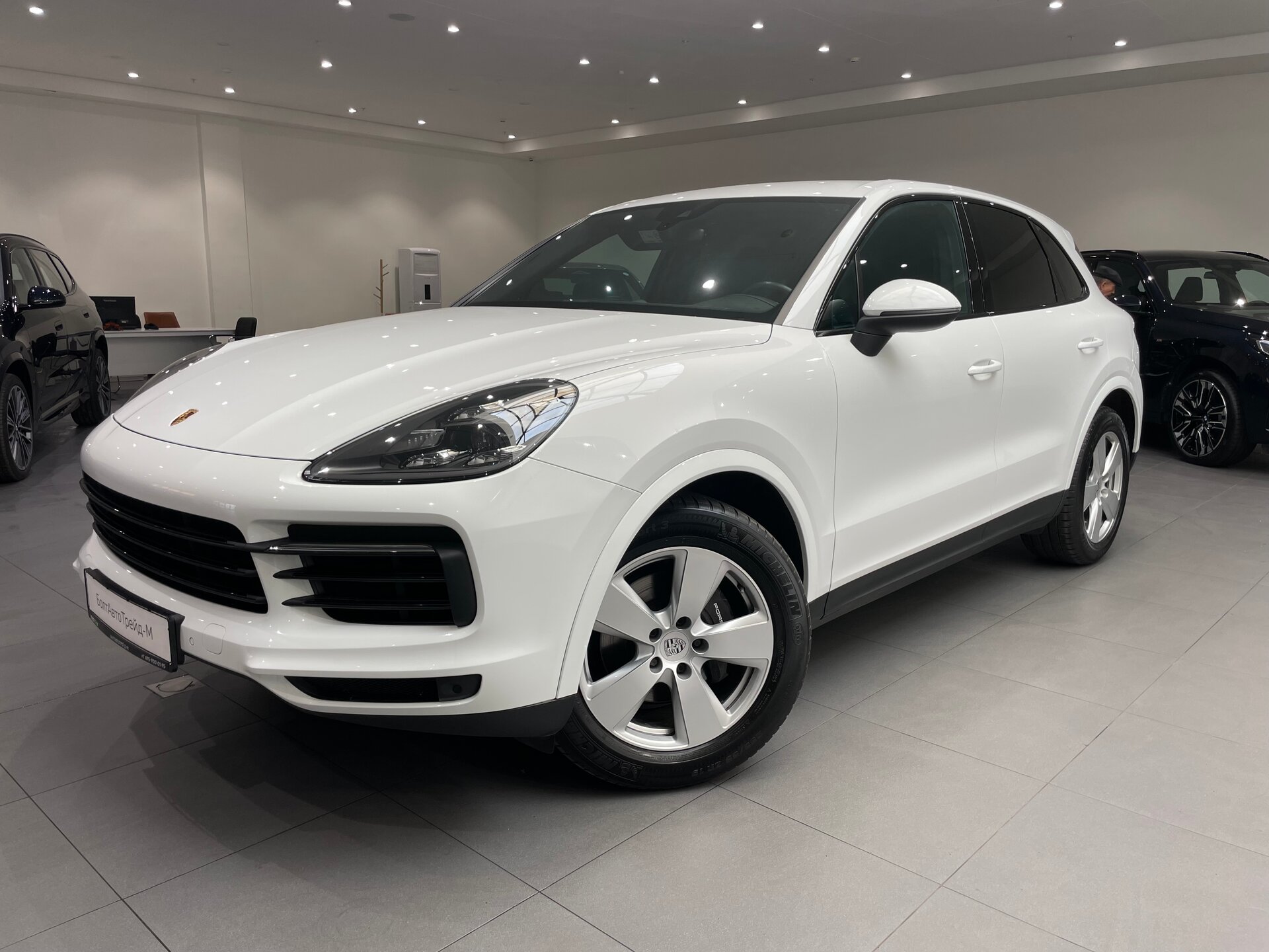 Автомобиль Porsche Cayenne 3.0 AT (340 л.с.) 4WD - 1