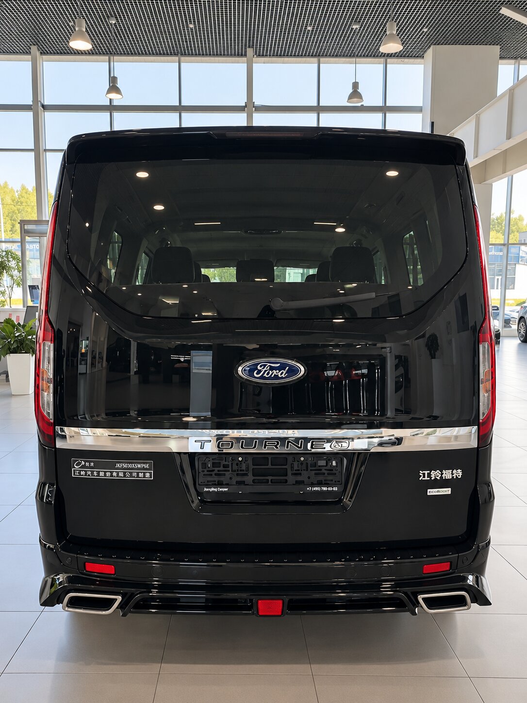 БУ автомобиль Ford Tourneo Custom 2025  2.0 л ( 220 л. с.) Черный с пробегом 35 км