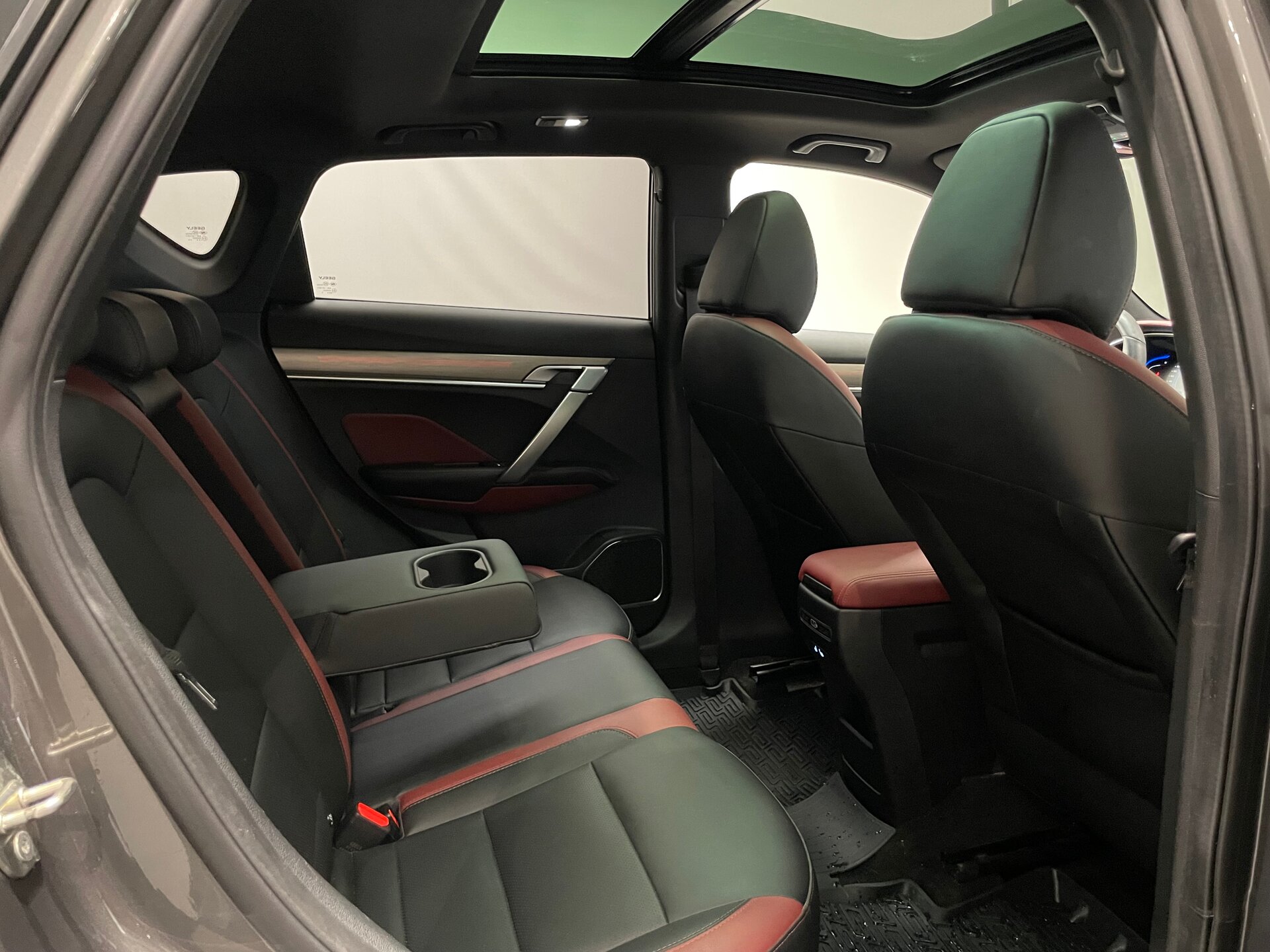 Автомобиль Geely Coolray 1.5 AMT (150 л.с.) - 10