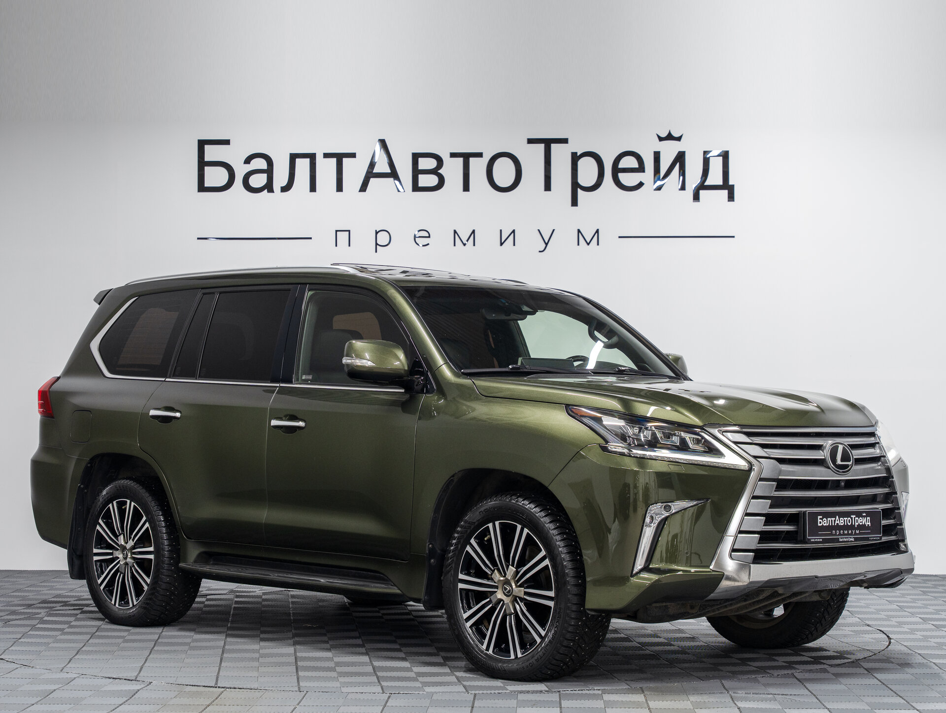 Автомобиль Lexus LX 570 5.7 AT (367 л.с.) 4WD - 3