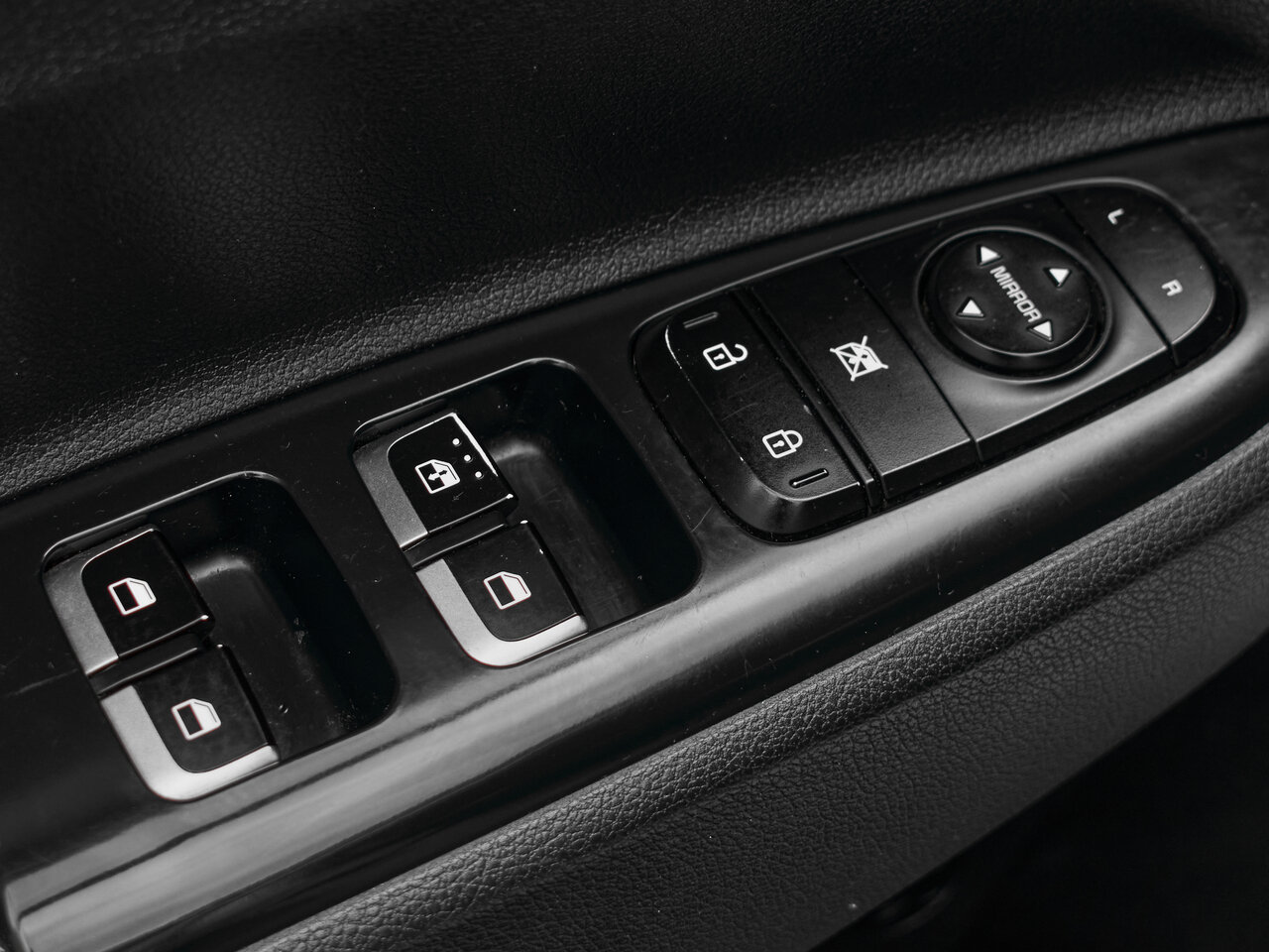 Купить Kia Rio 1.6 AT (123 л.с.), 2017 в Екатеренбурге