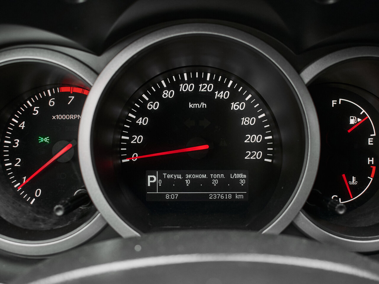 Купить Suzuki Grand Vitara 2.4 AT (169 л.с.) 4WD, 2011 в Екатеренбурге